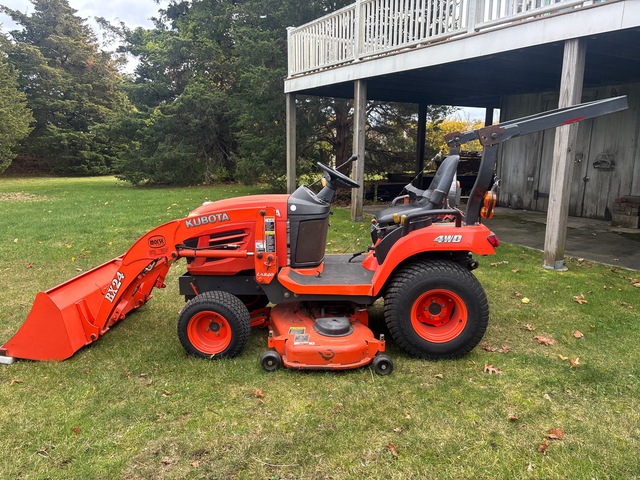 Kubota BX24 4WD Utility Tractor