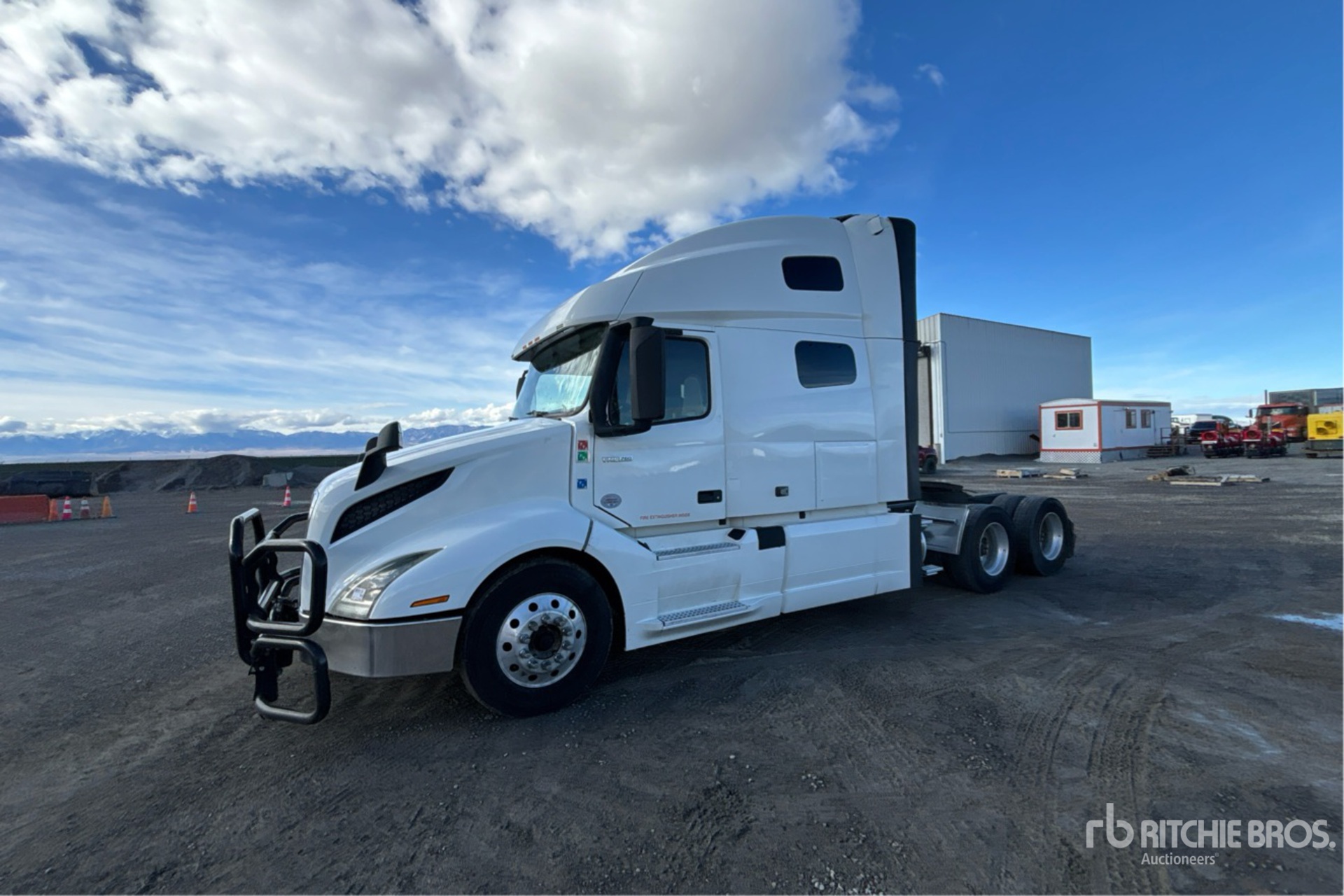 General Appearance with Bild, Ecke vorne links