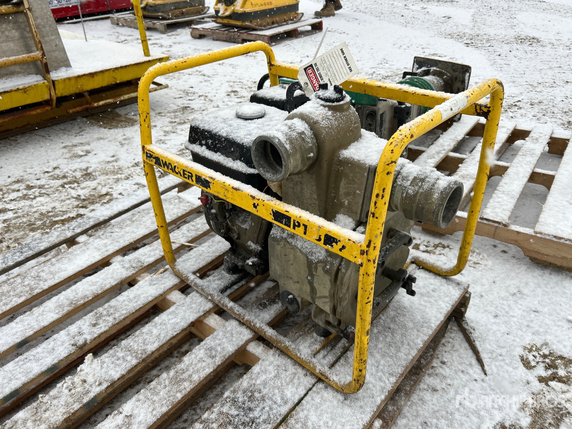 General Appearance with Bild, Ecke vorne rechts