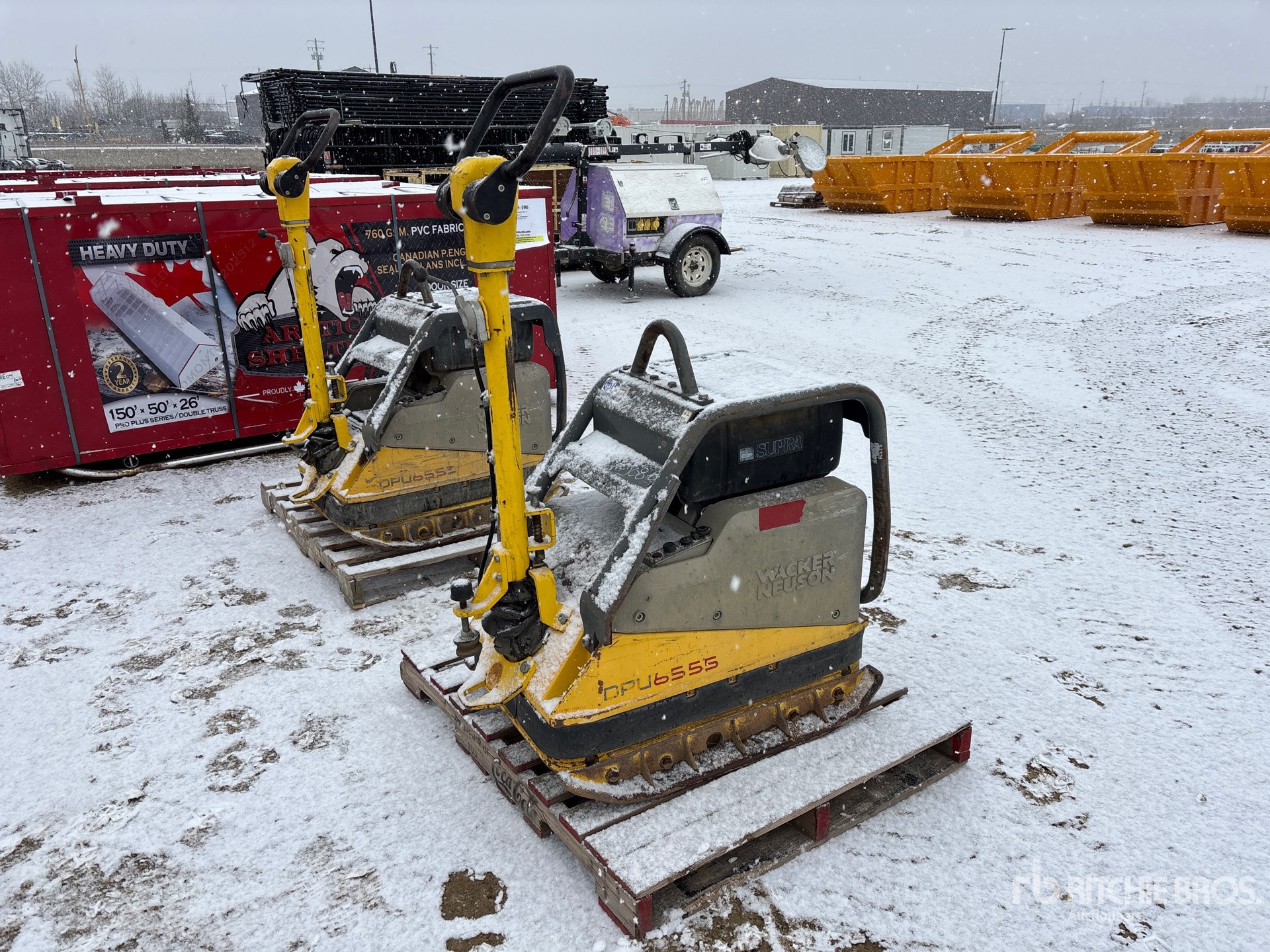 Aspect général with Image, coin arrière droit