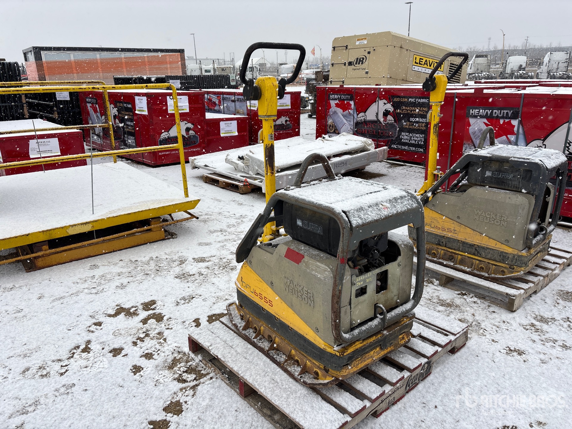 Aspect général with Image, coin avant droit