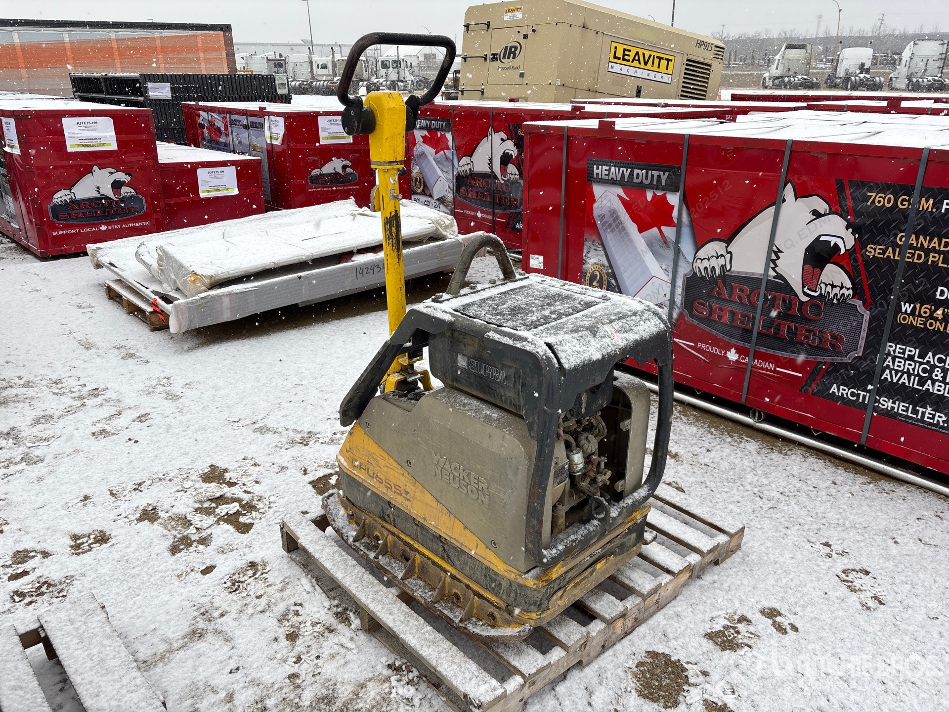 Aspect général with Image, coin avant droit