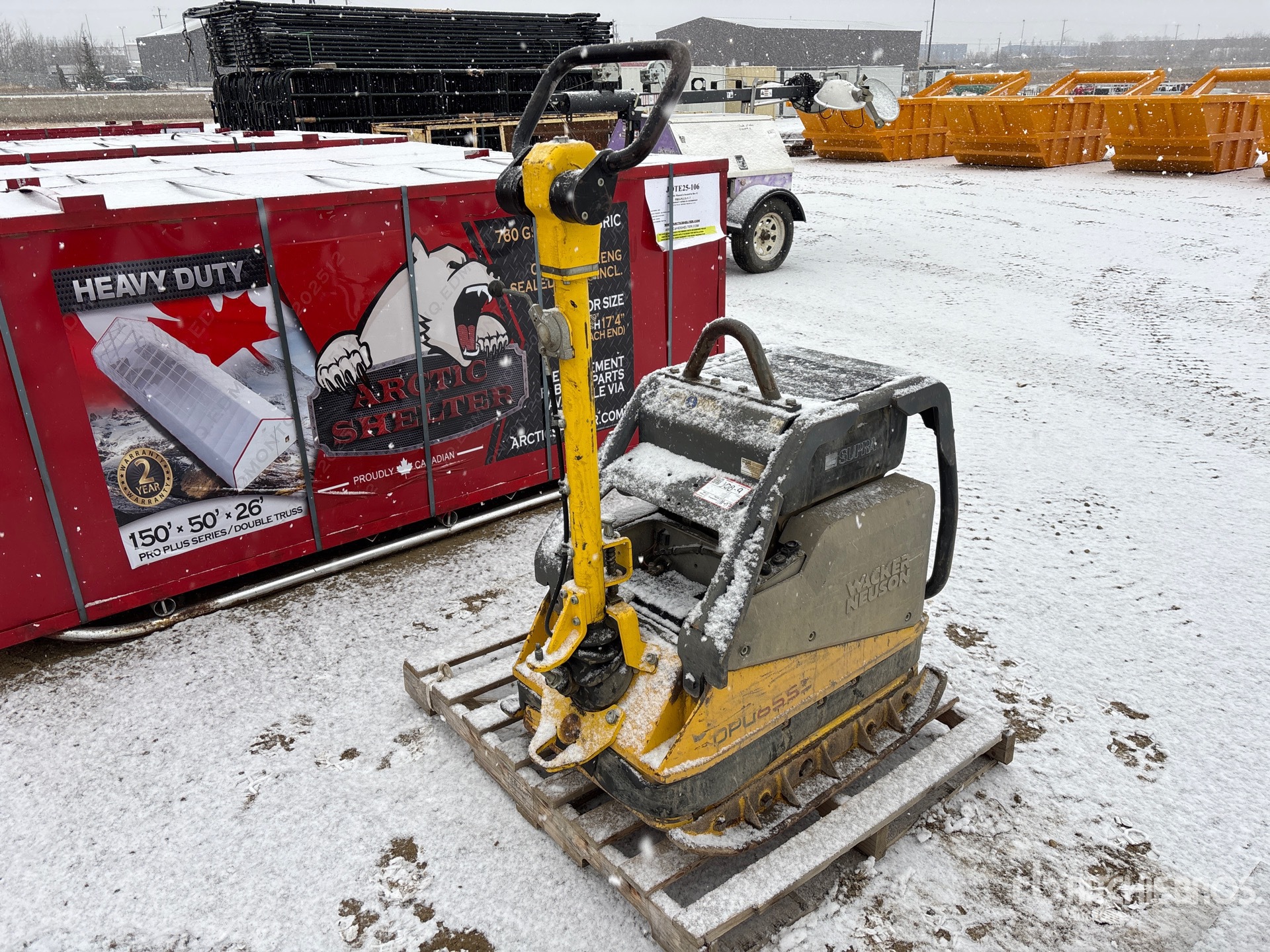 Aspect général with Image, coin arrière droit