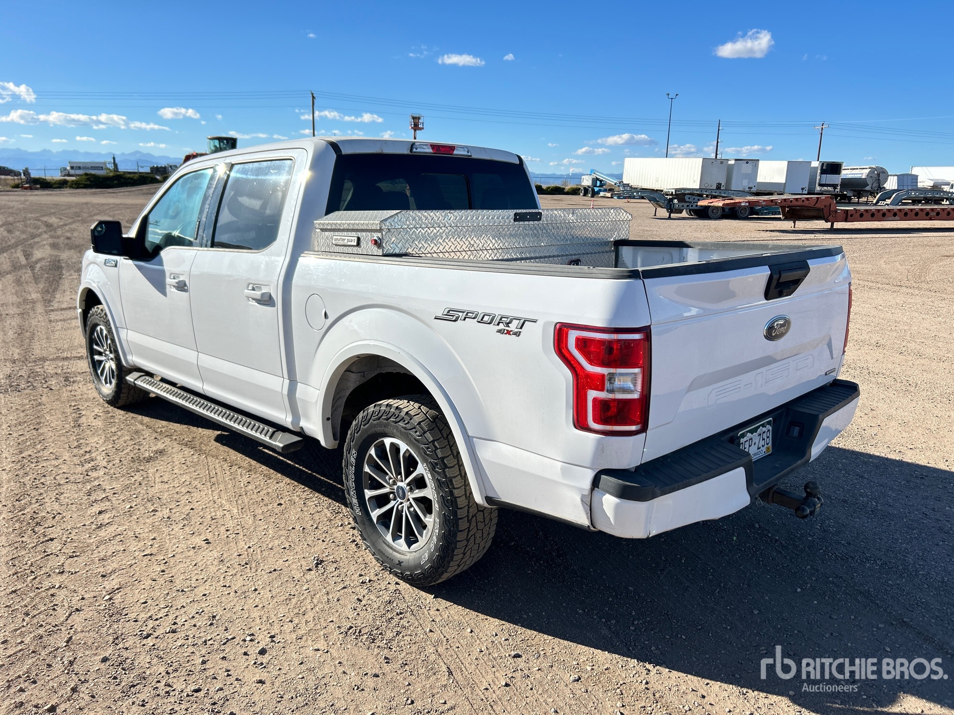 General Appearance with Foto, angolo posteriore sinistro