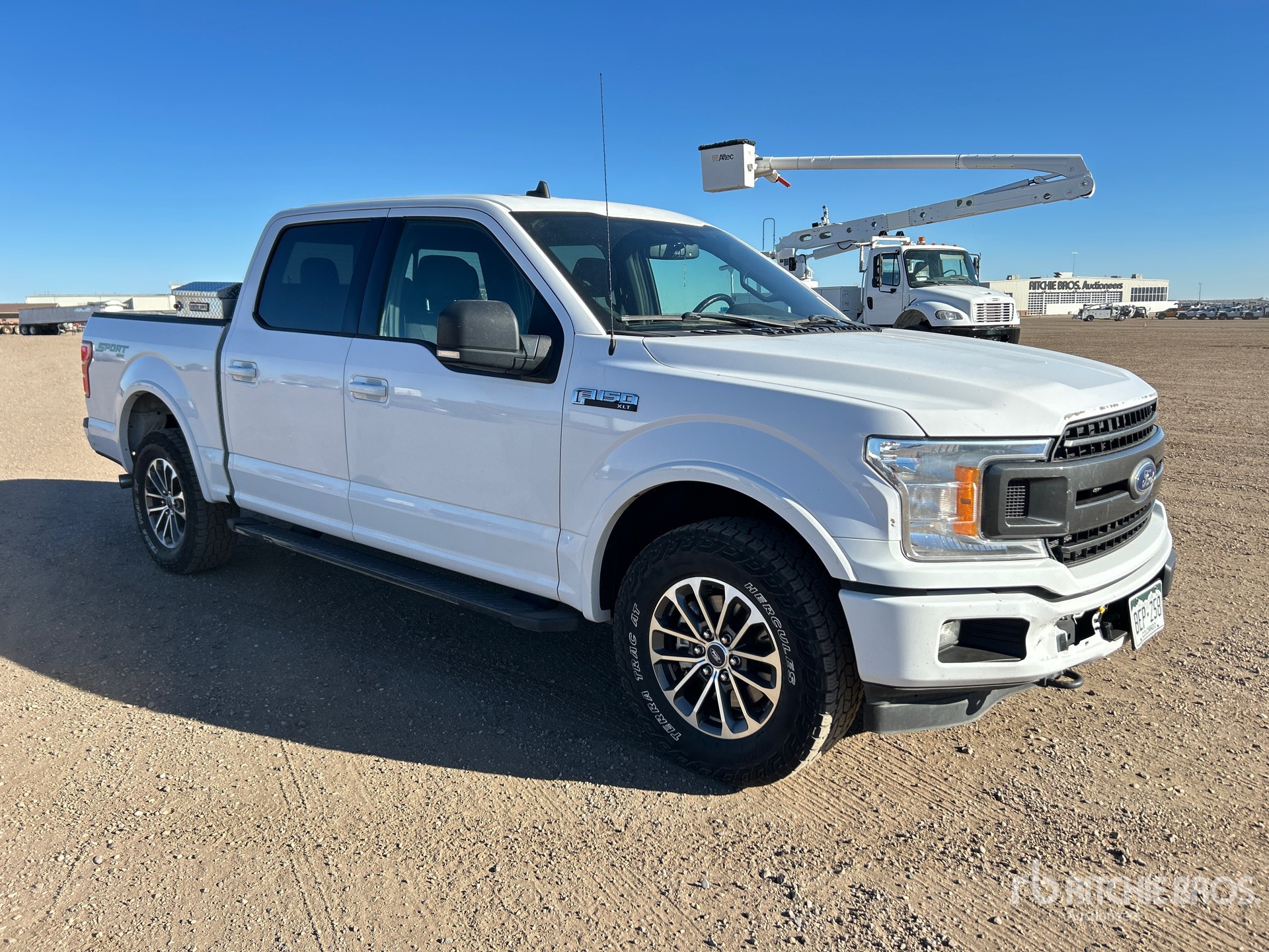 General Appearance with Foto, angolo anteriore destro