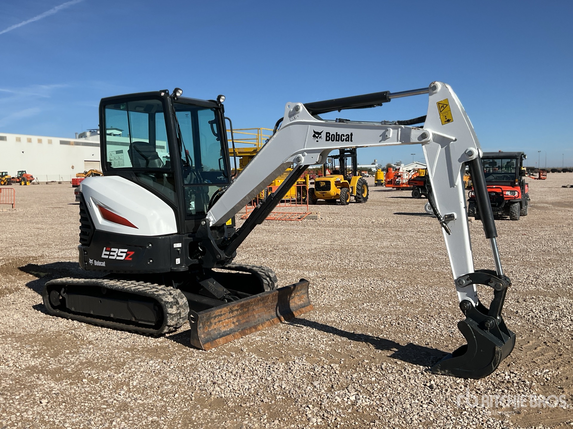 General Appearance with Bild, Ecke vorne rechts