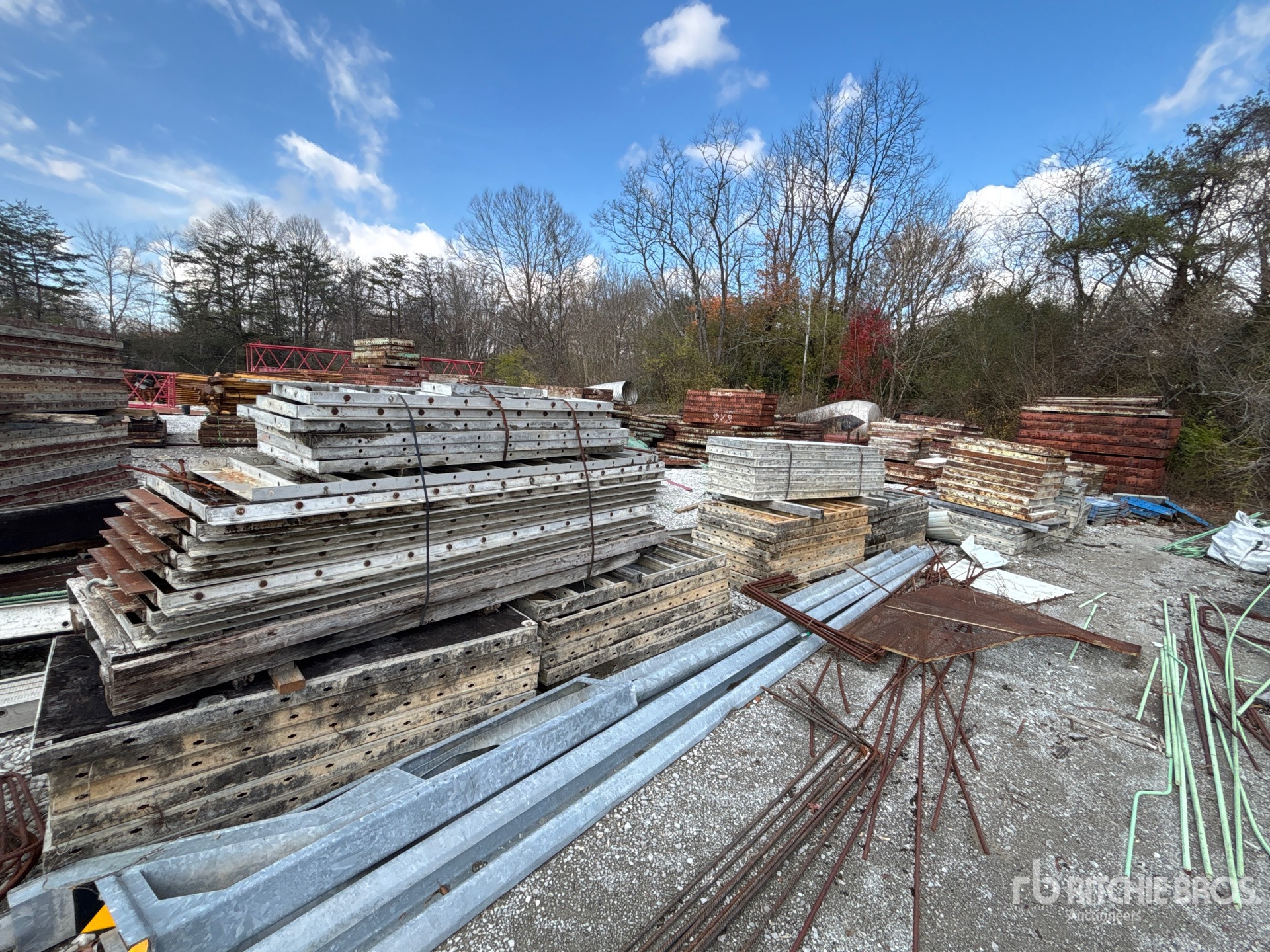 Aspect général with Image, coin arrière droit