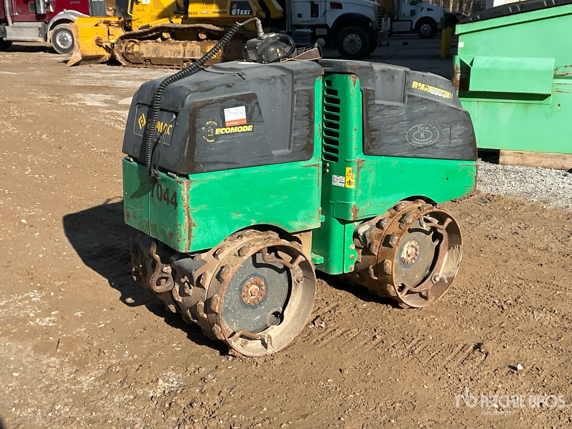 Aspect général with Image, coin arrière droit