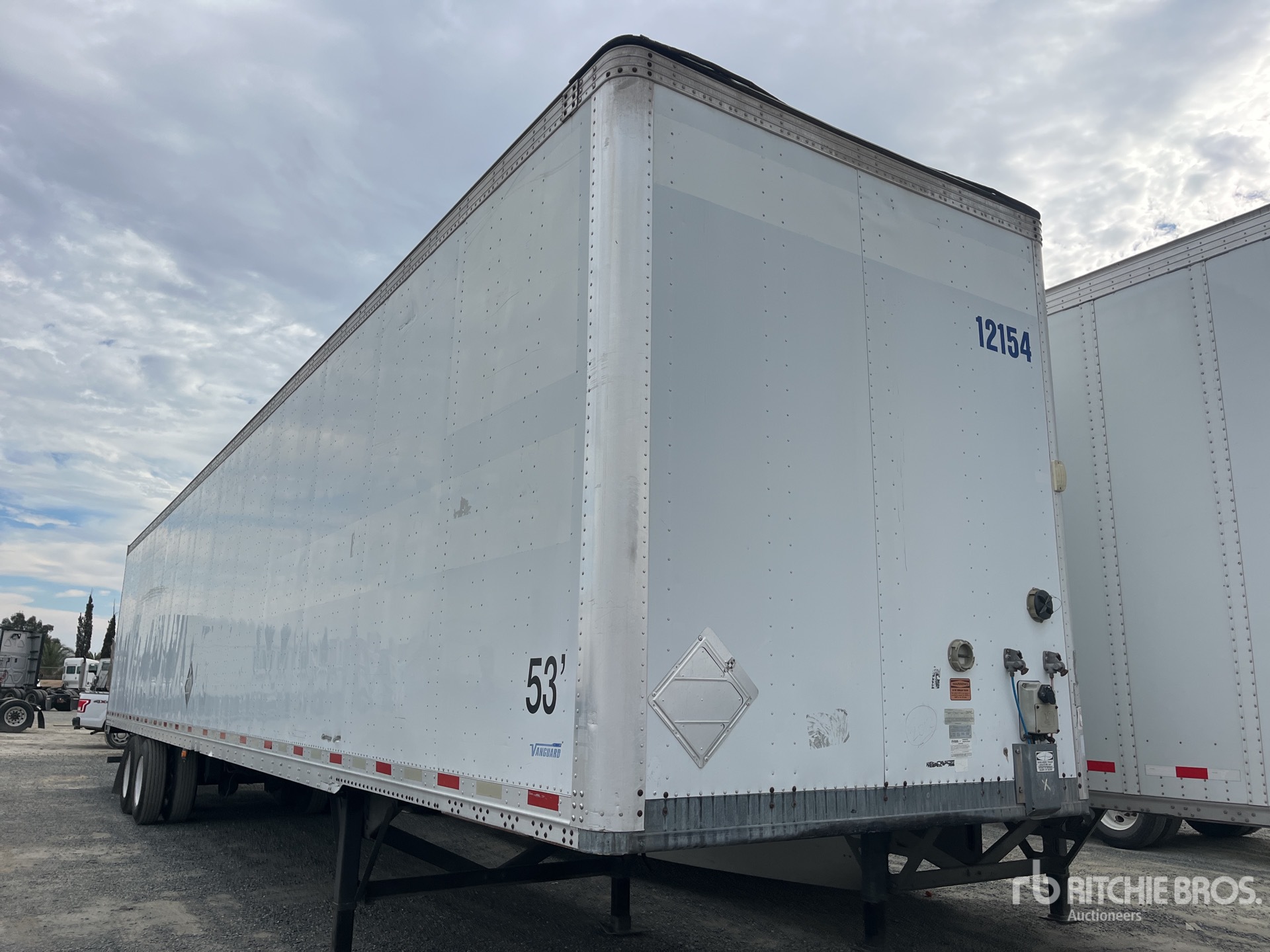 General Appearance with Bild, Ecke vorne rechts