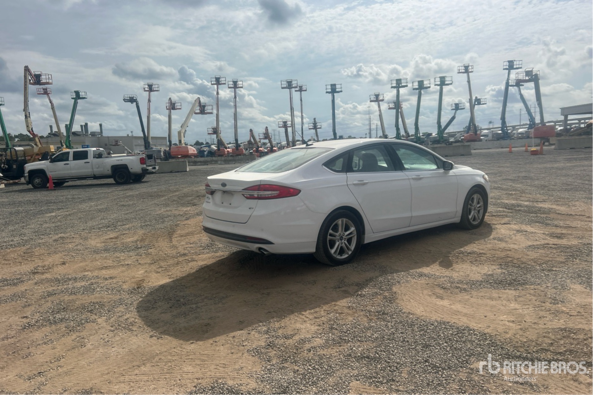 General Appearance with Bild, Ecke hinten rechts