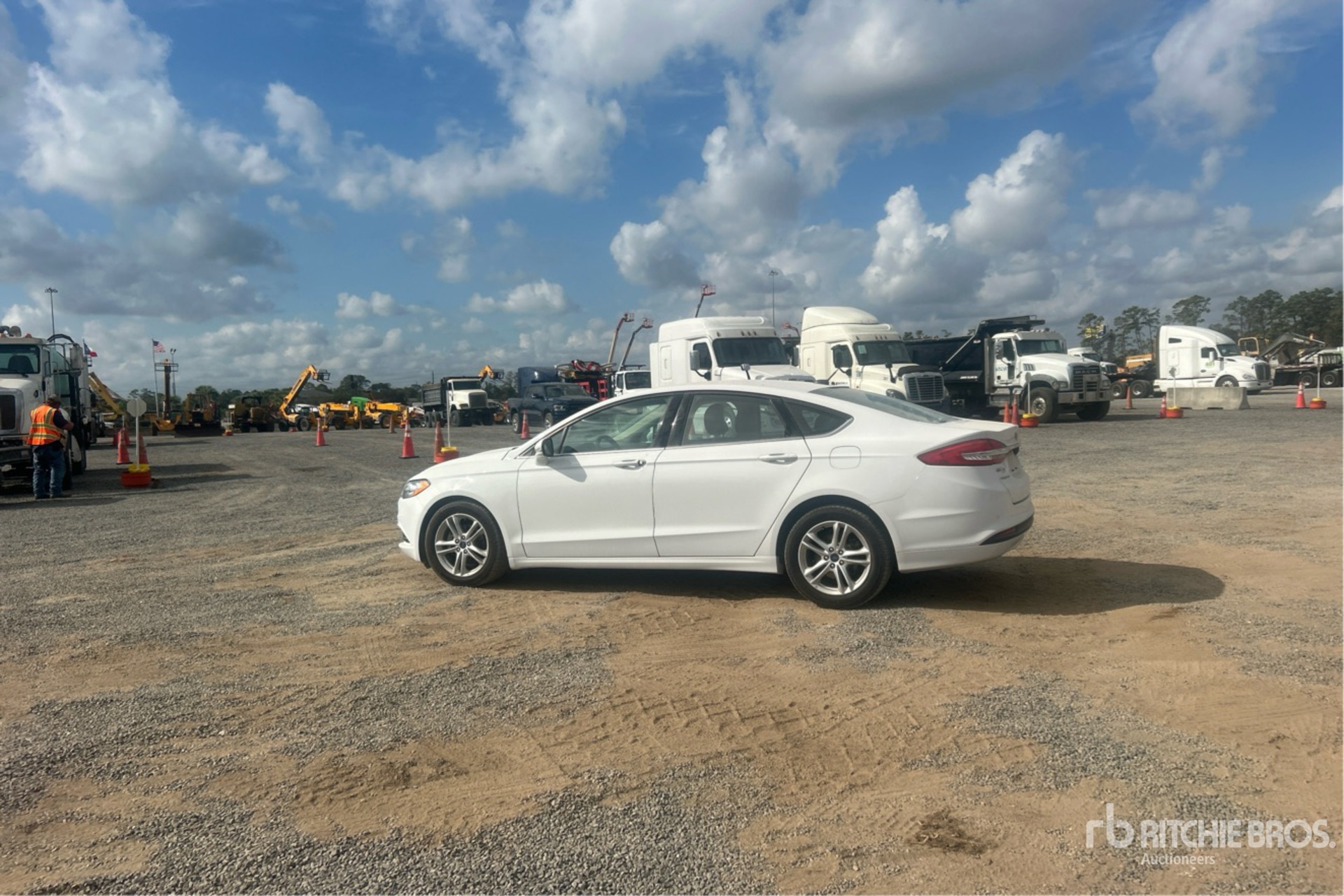 General Appearance with Bild, Ecke hinten links