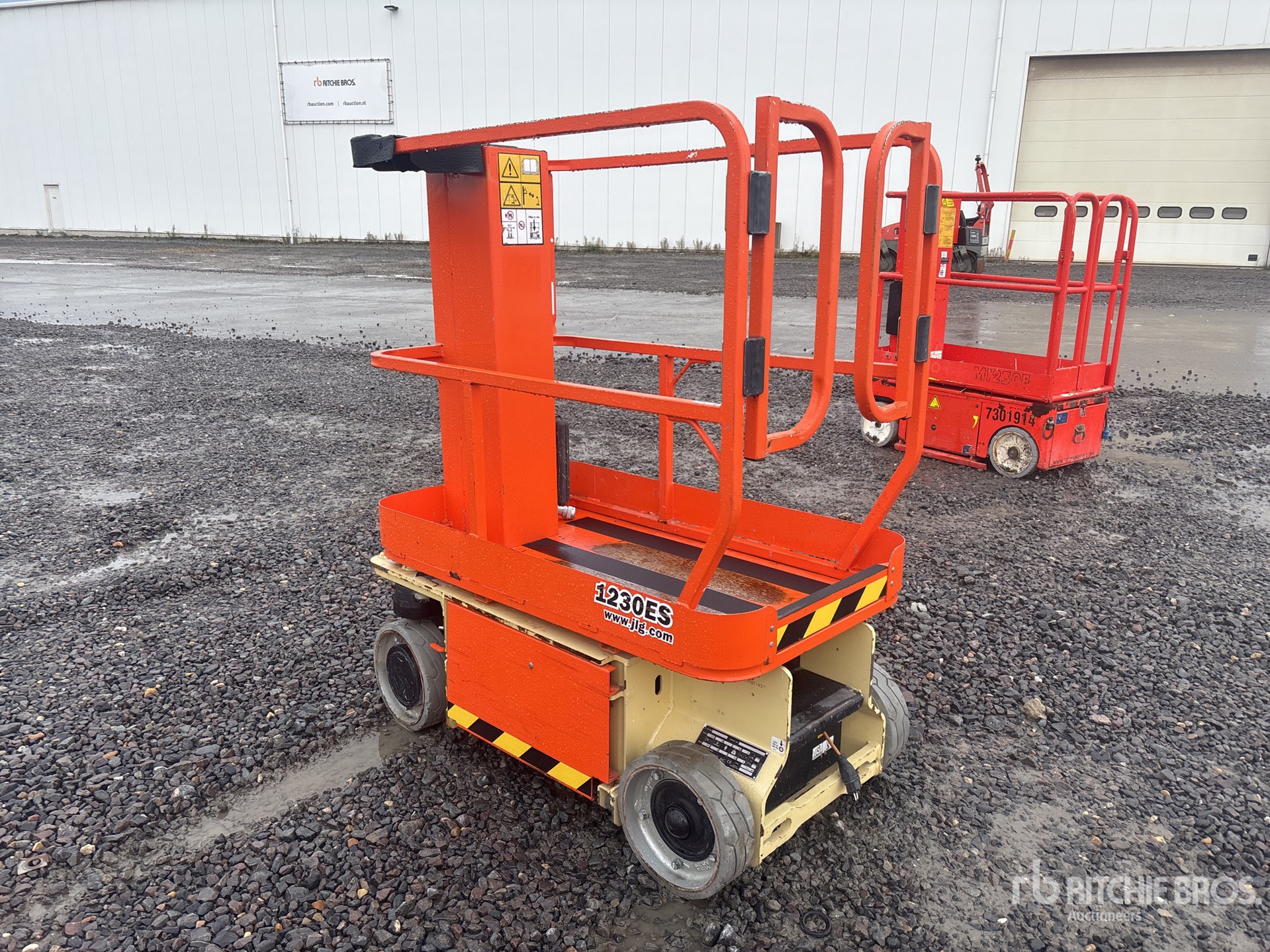 General Appearance with Picture, Left Rear Corner