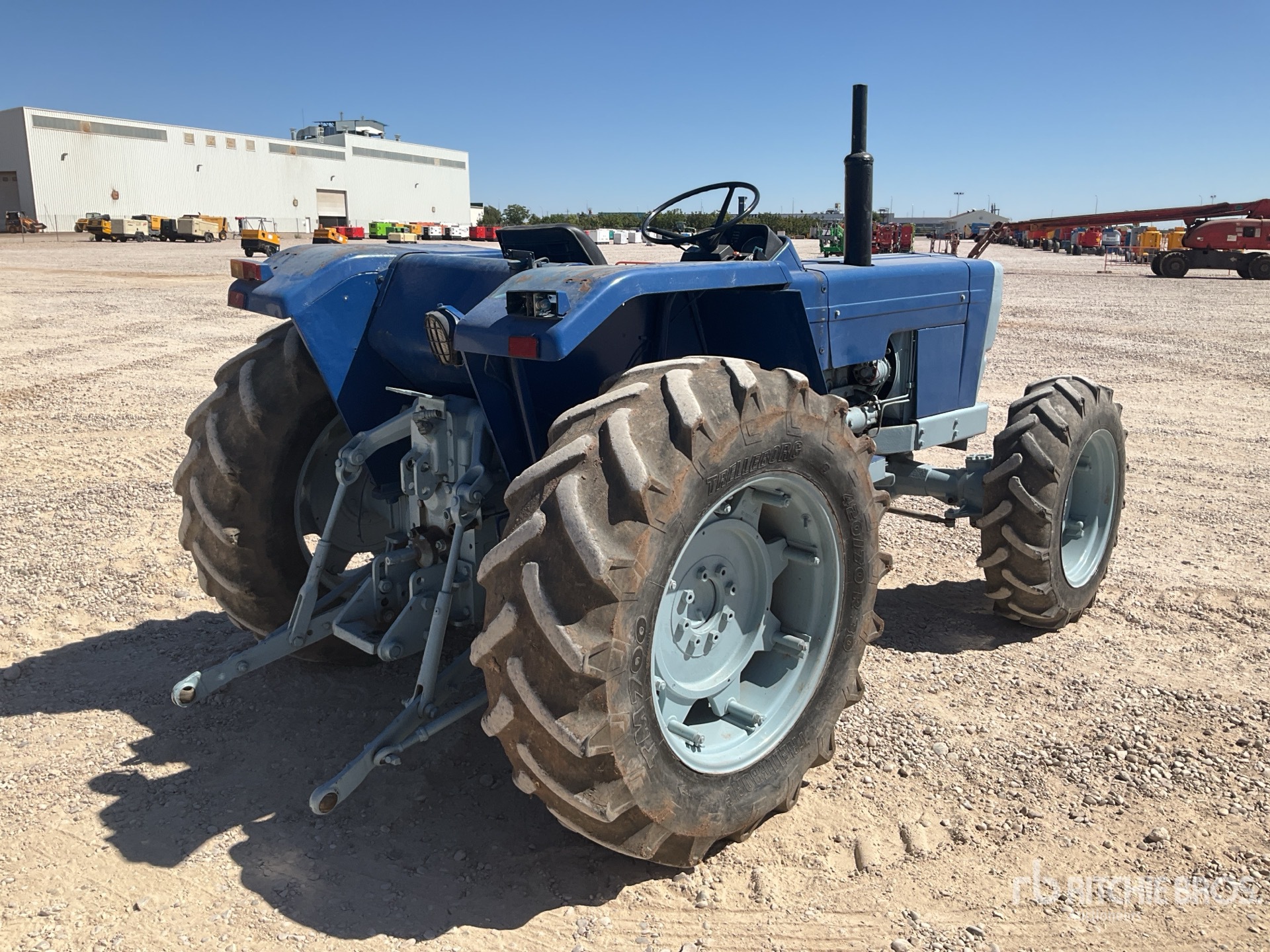 General Appearance with Imagen: esquina trasera derecha