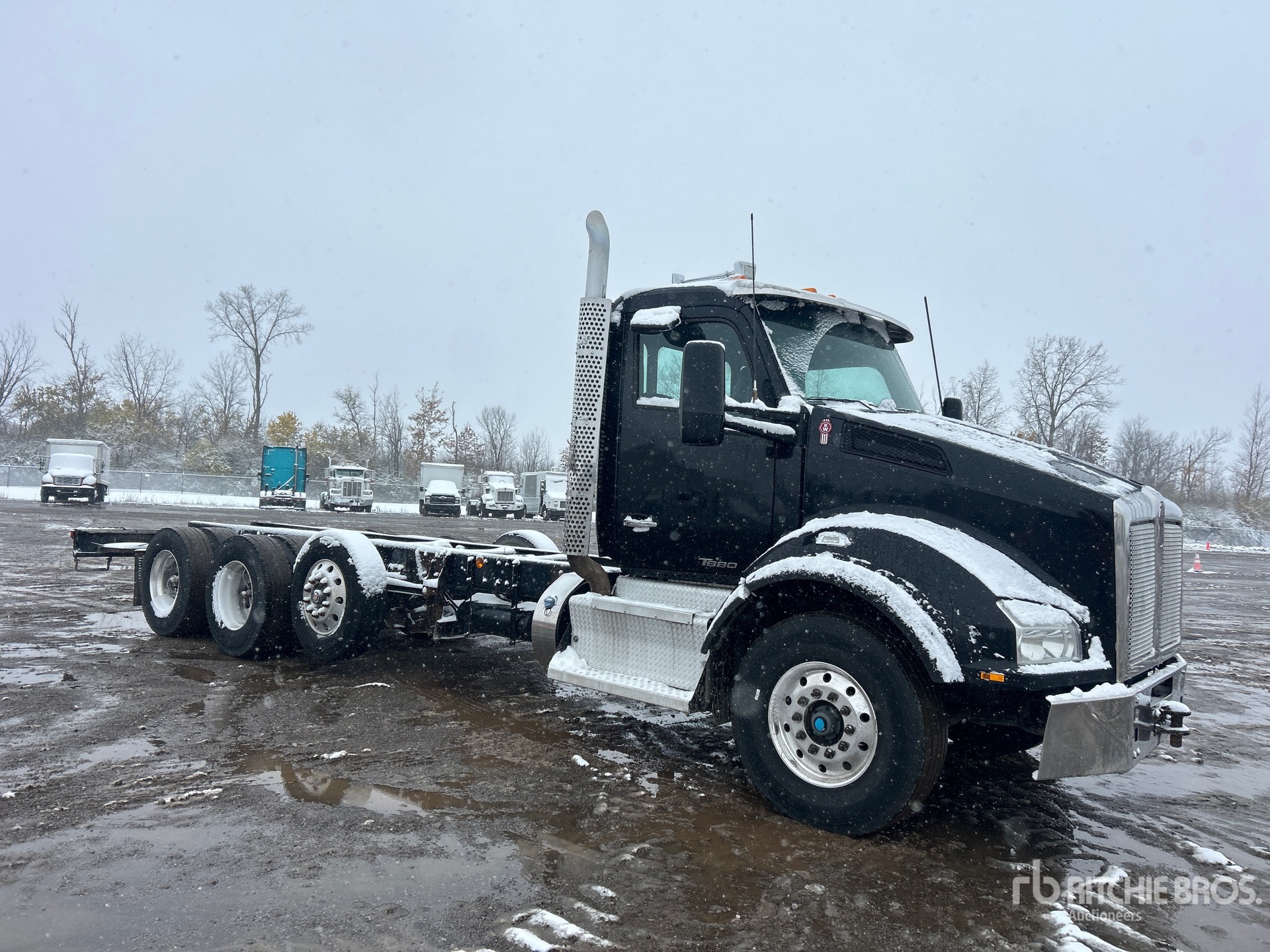 General Appearance with Bild, Ecke vorne rechts