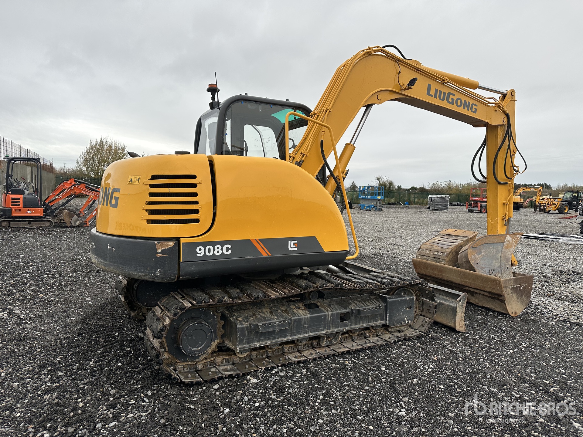 General Appearance with Picture, Right Rear Corner