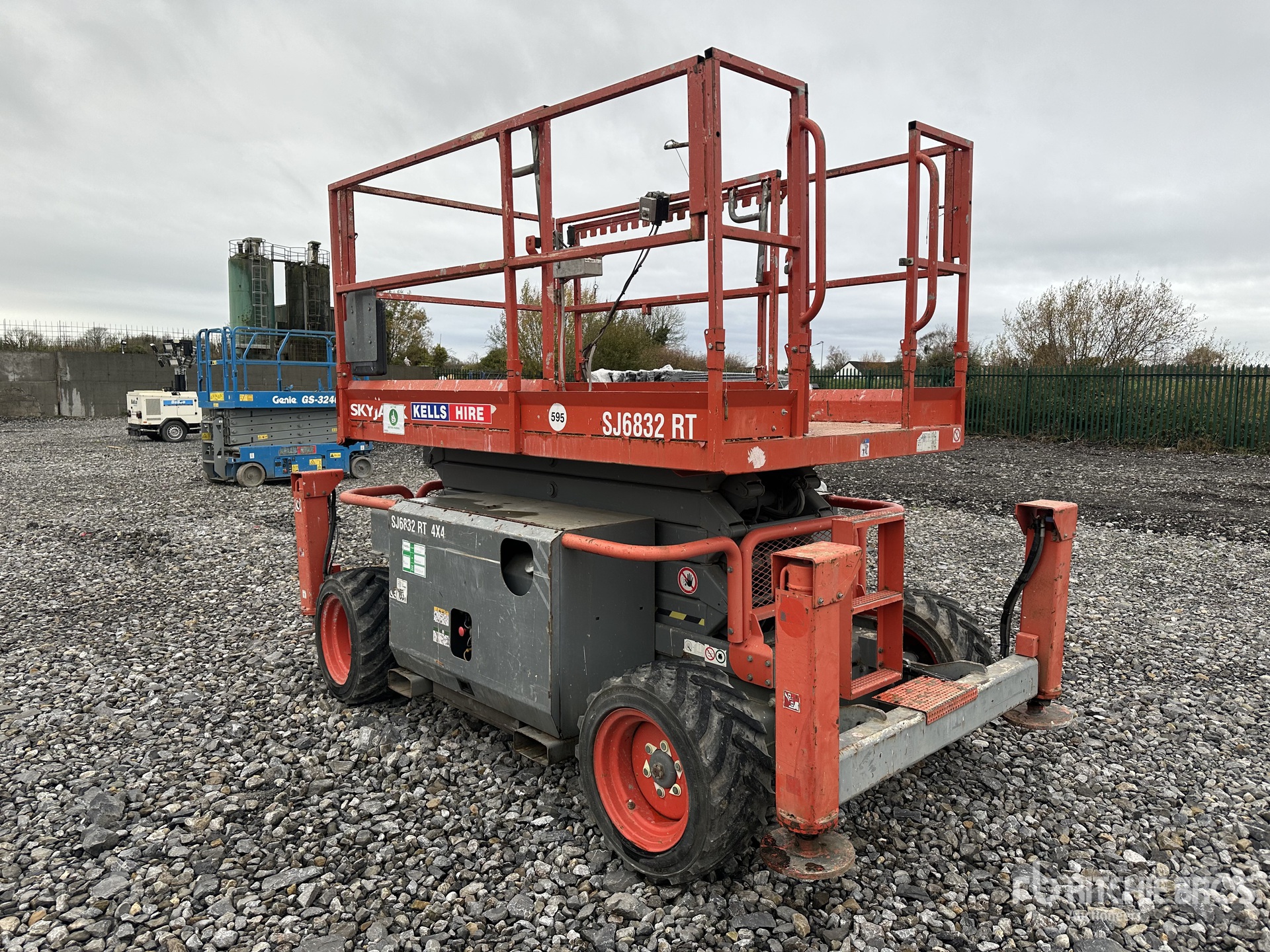 General Appearance with Imagen: esquina trasera izquierda