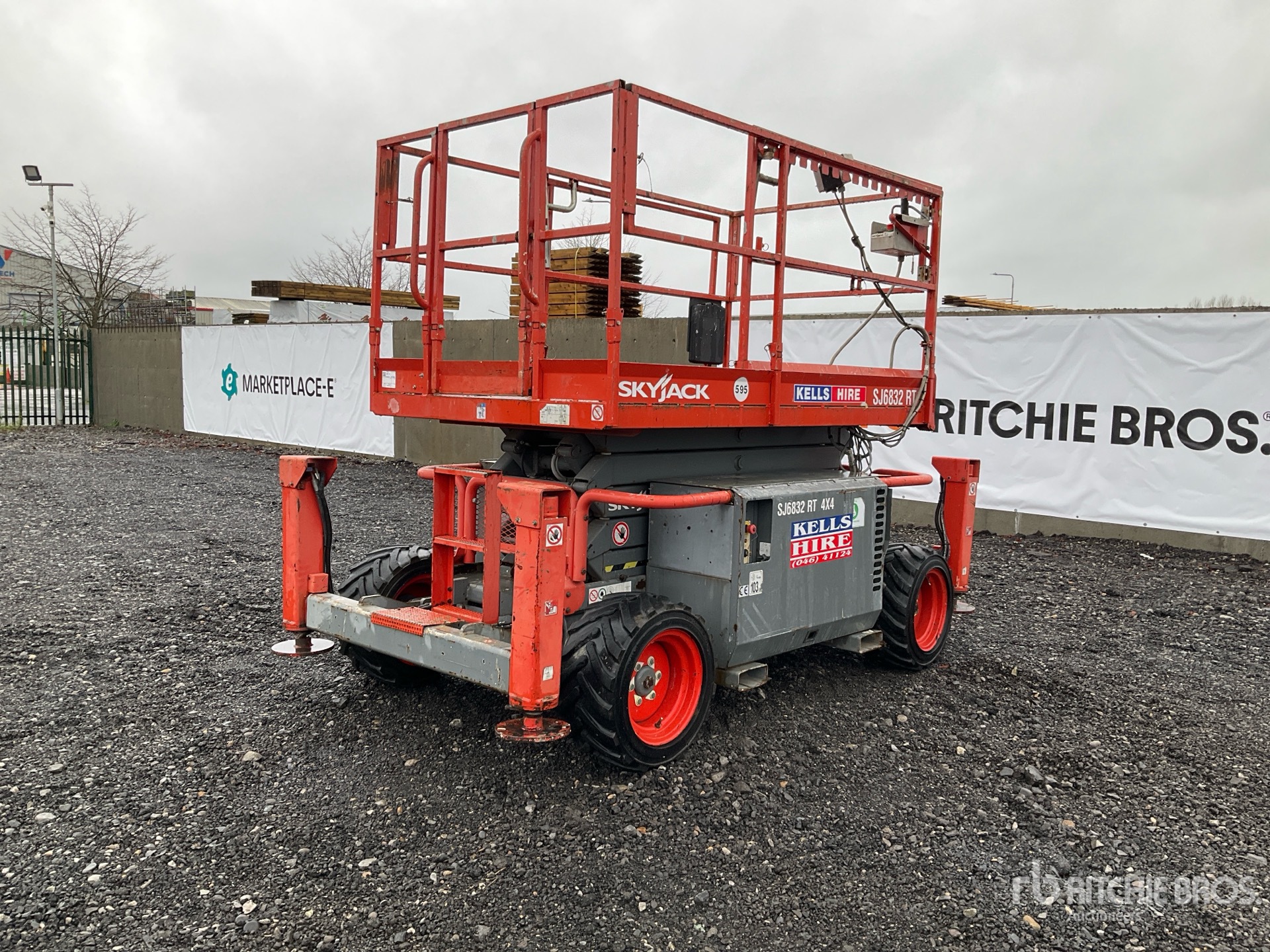 General Appearance with Image, coin avant gauche