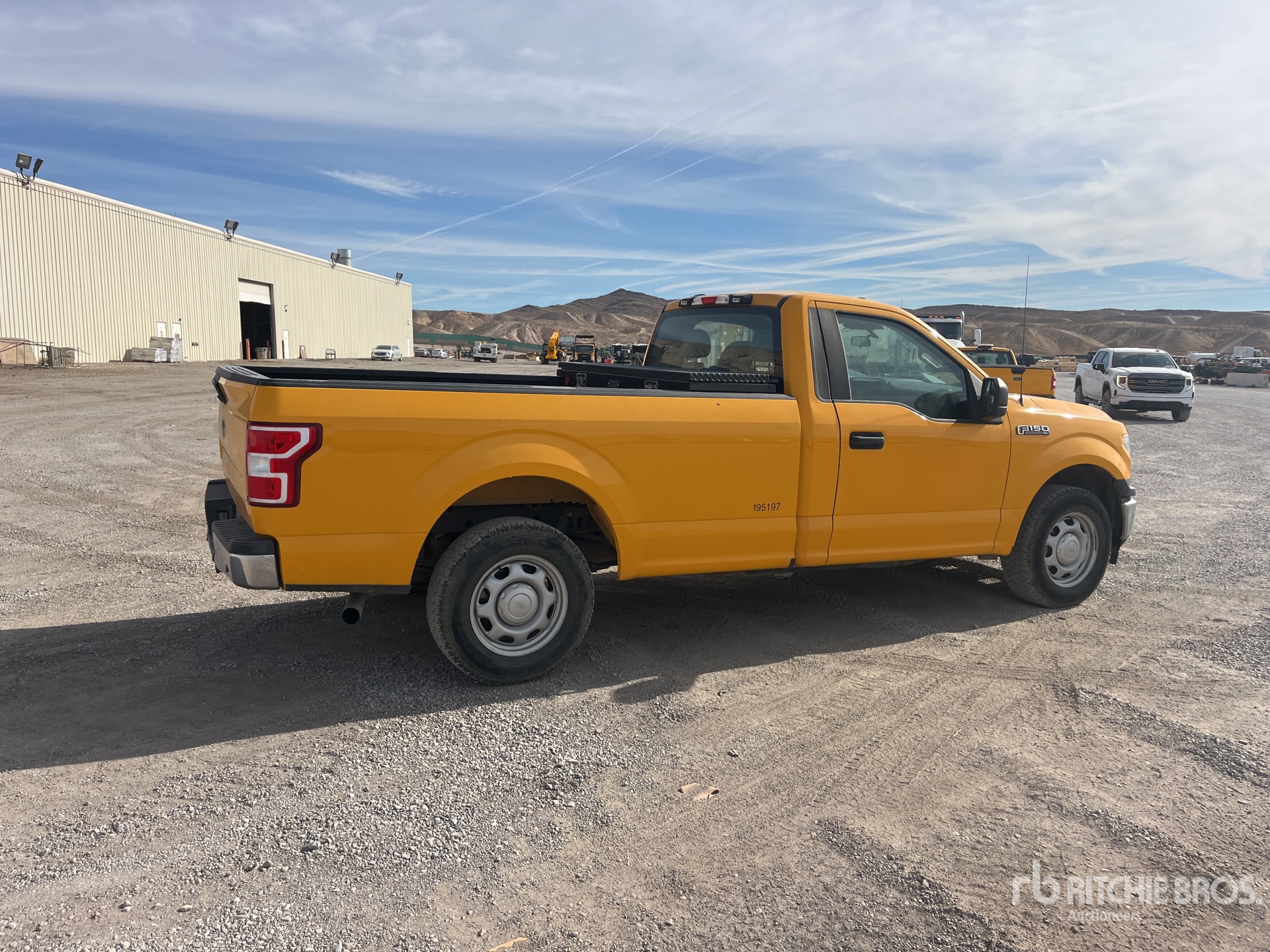 General Appearance with Bild, Ecke hinten rechts