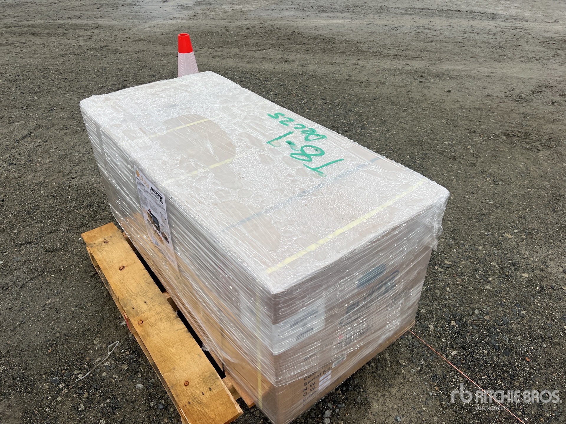 General Appearance with Bild, Ecke hinten rechts