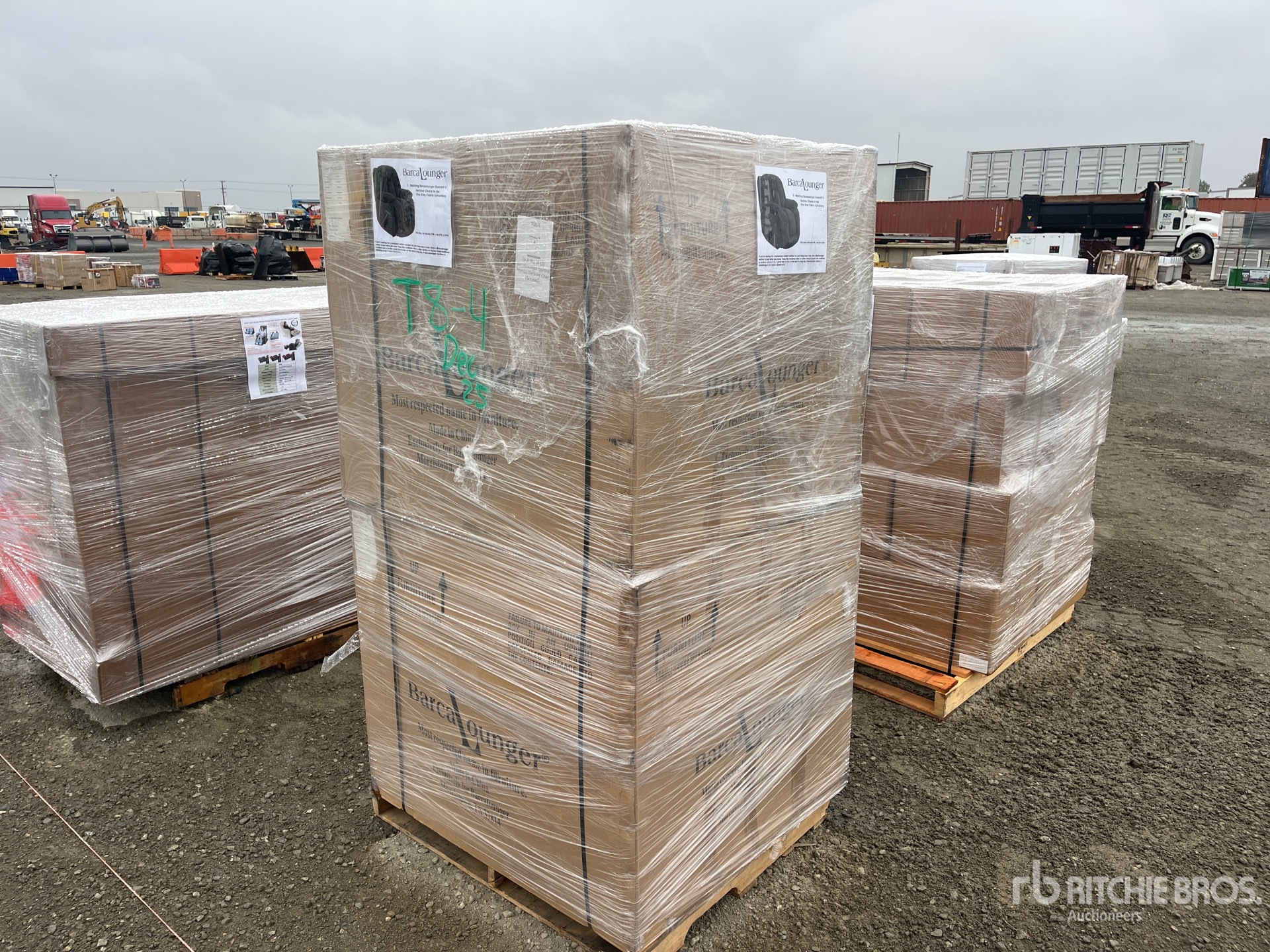 General Appearance with Bild, Ecke vorne links