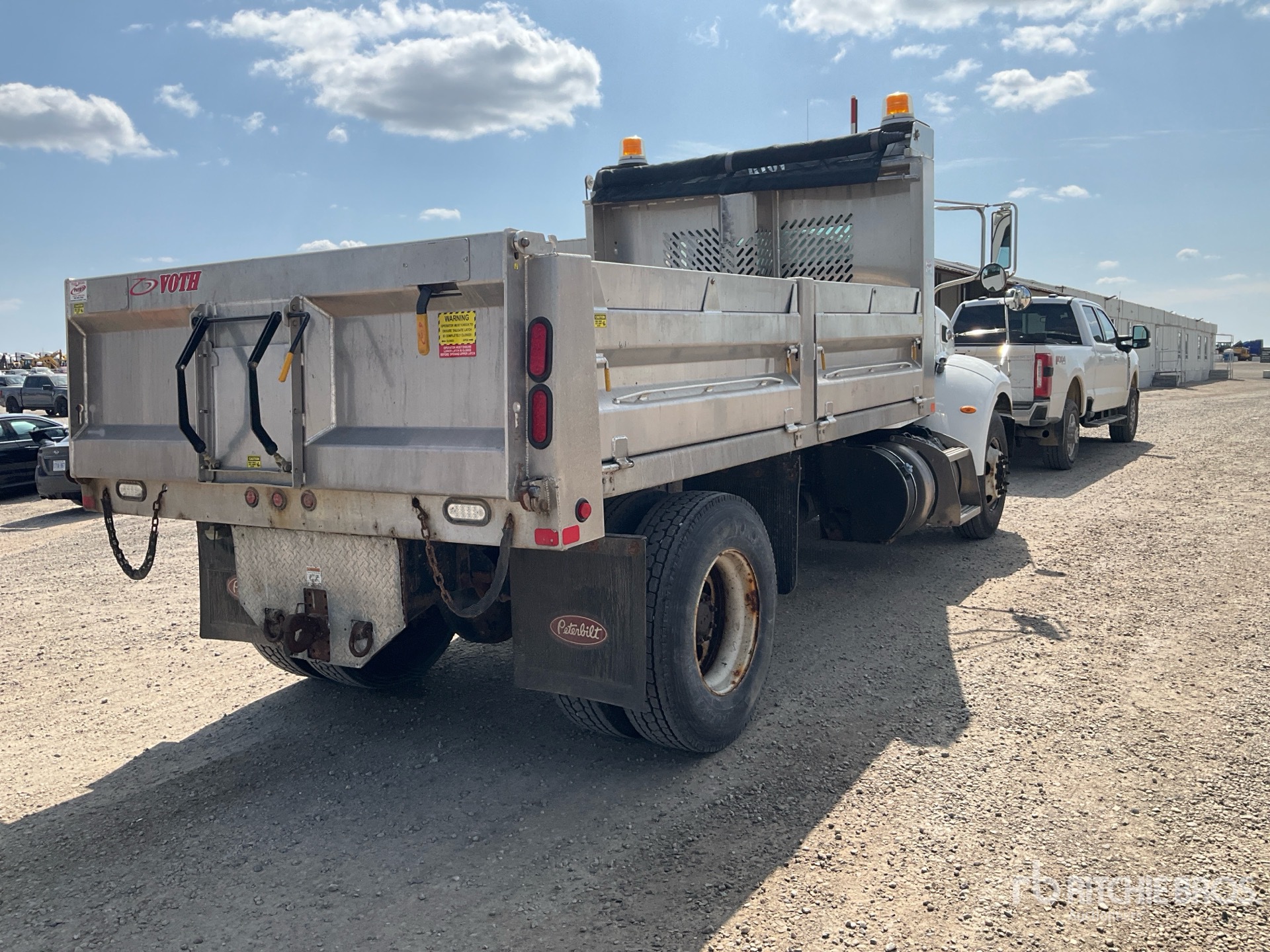 2017 Peterbilt 337