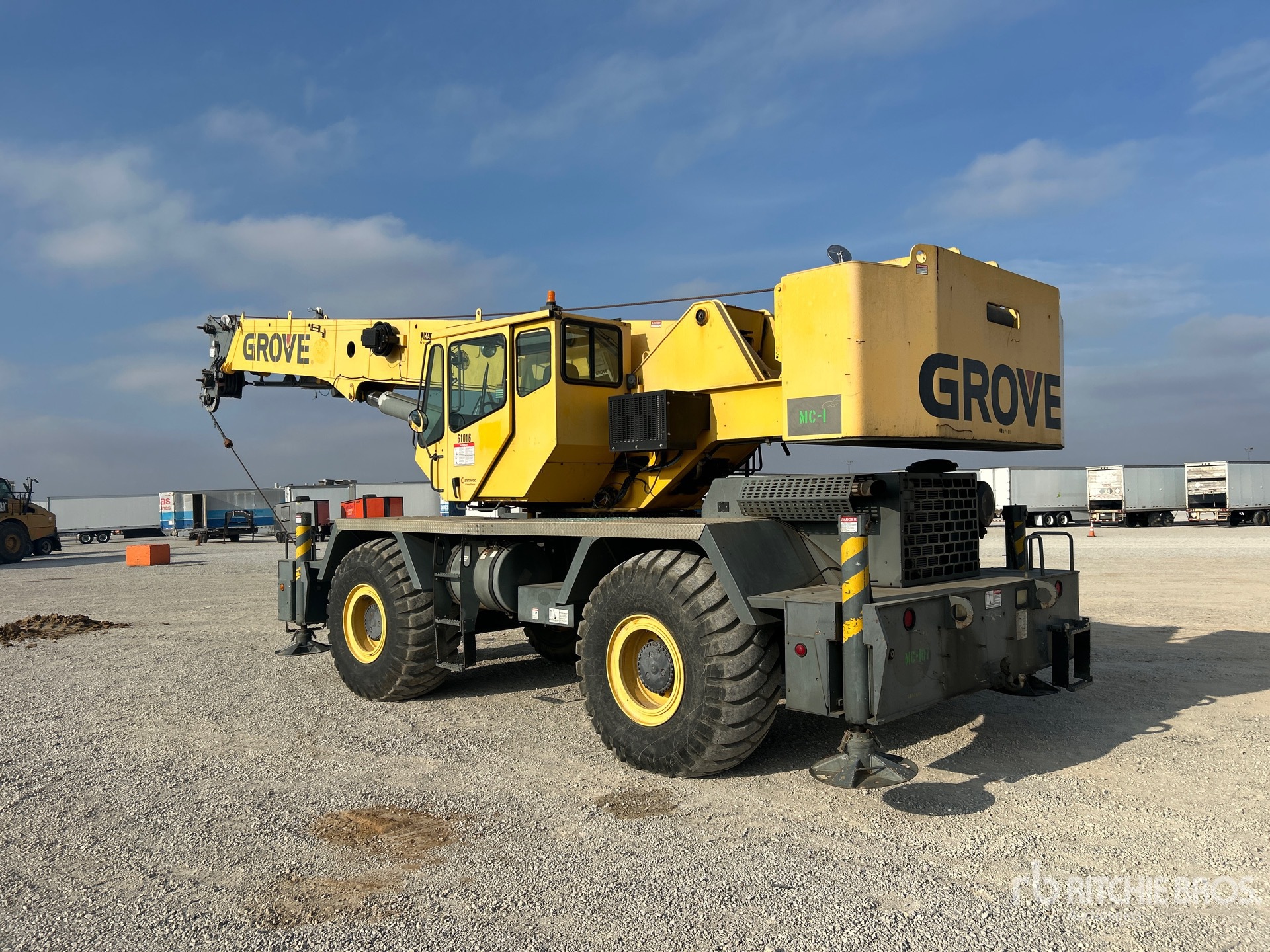 General Appearance with Foto, angolo posteriore sinistro