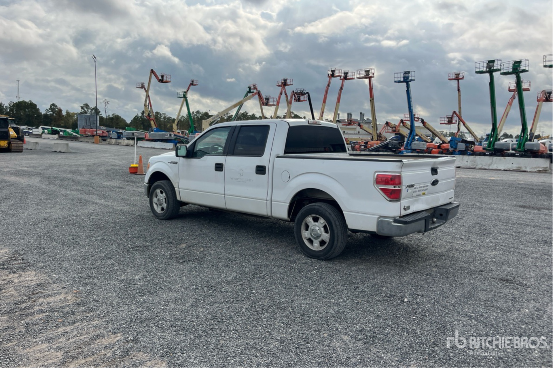 General Appearance with Picture, Left Rear Corner