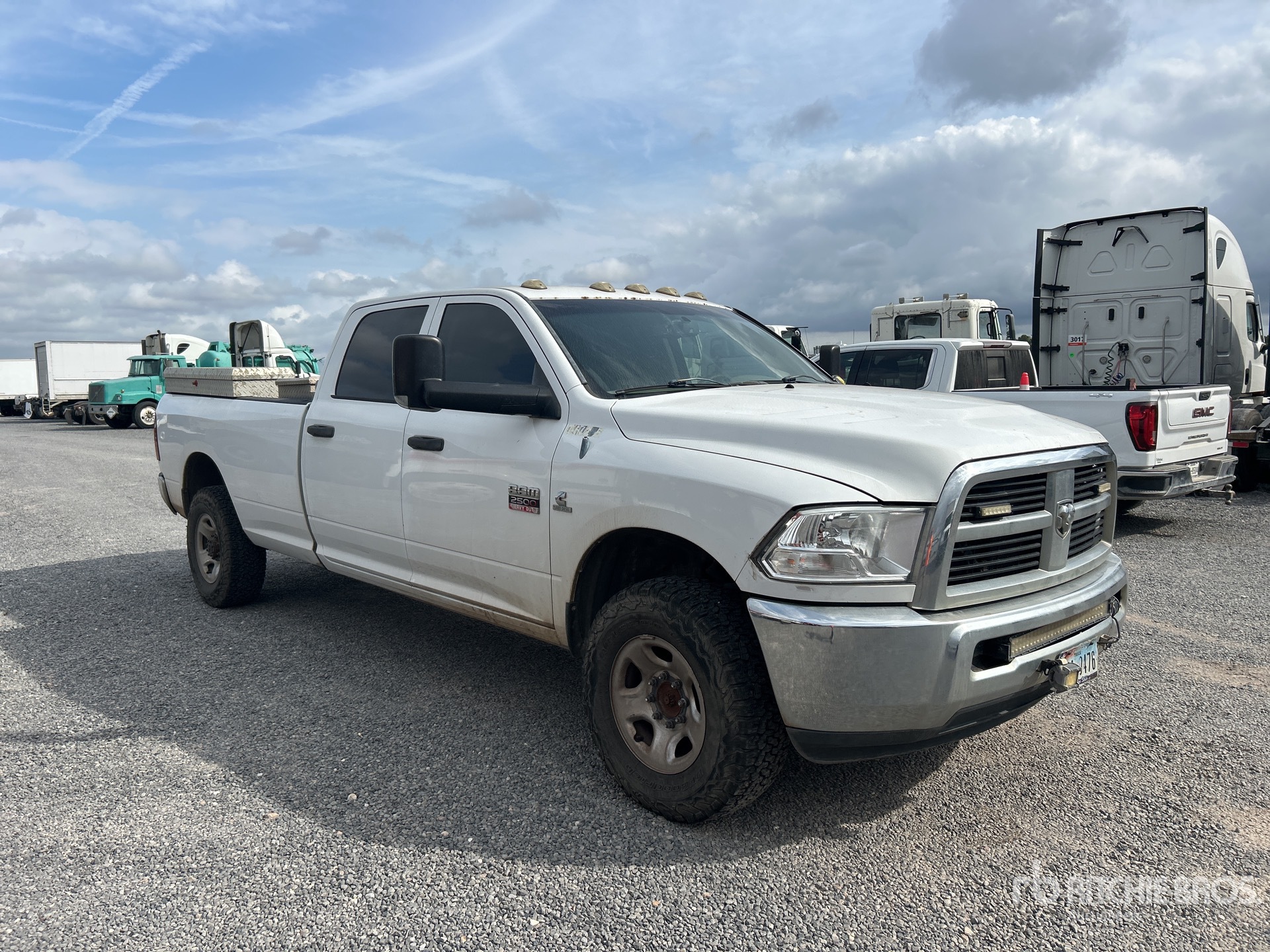 General Appearance with Picture, Right Front Corner