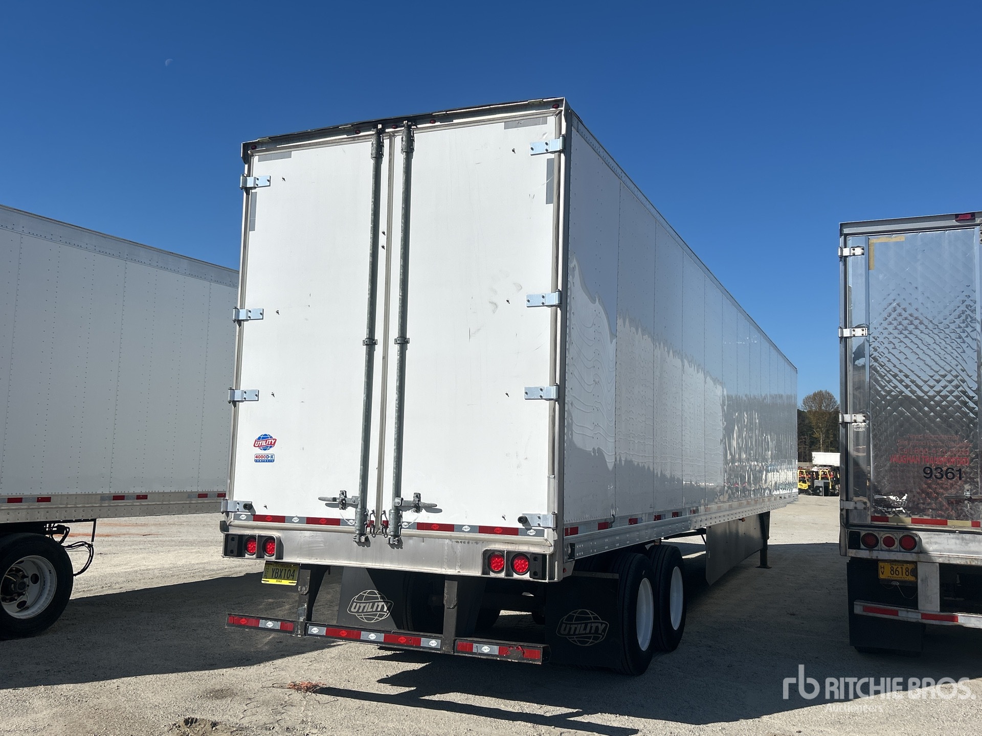 Aspect général with Image, coin arrière droit