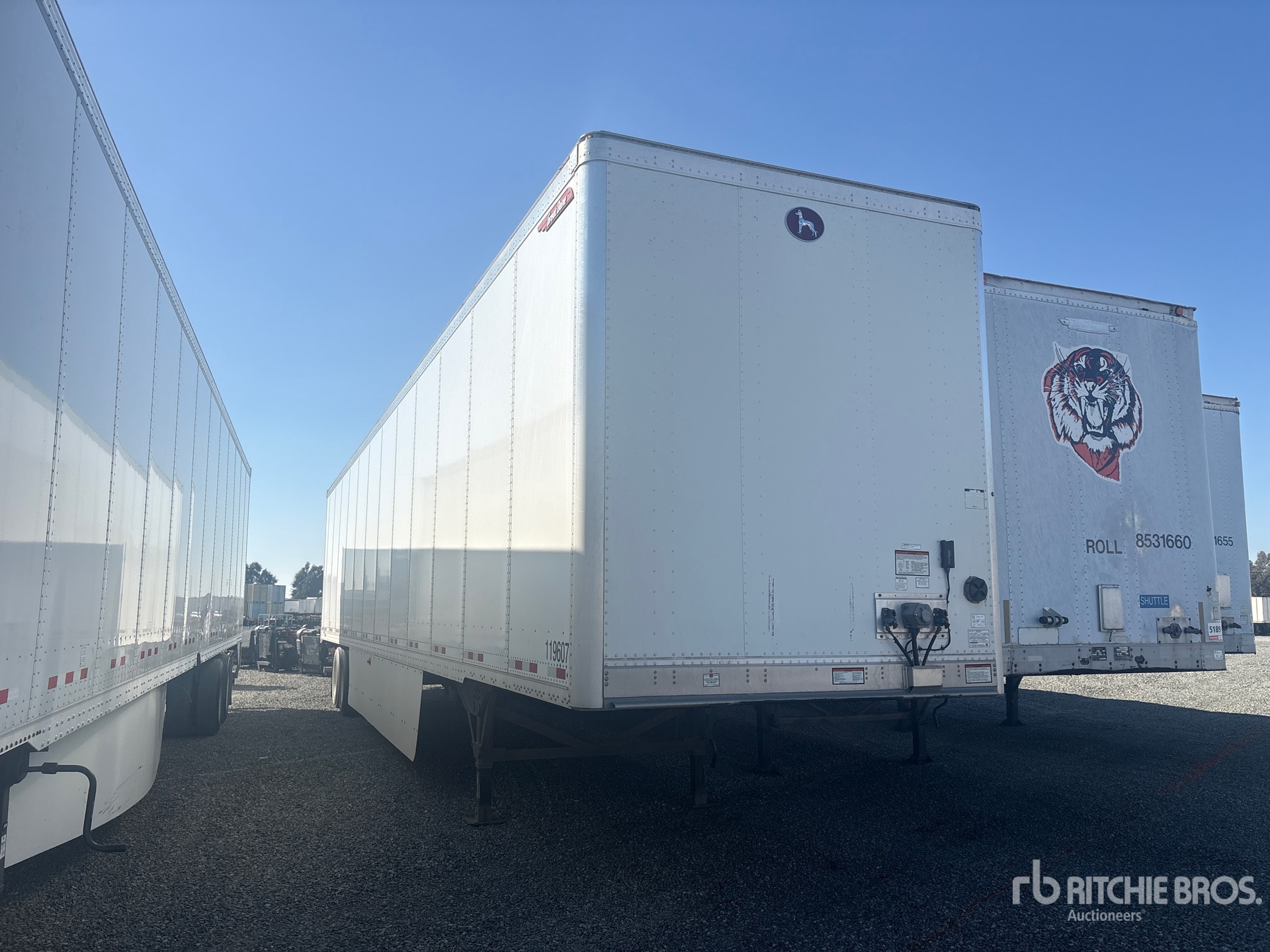 General Appearance with Bild, Ecke vorne rechts