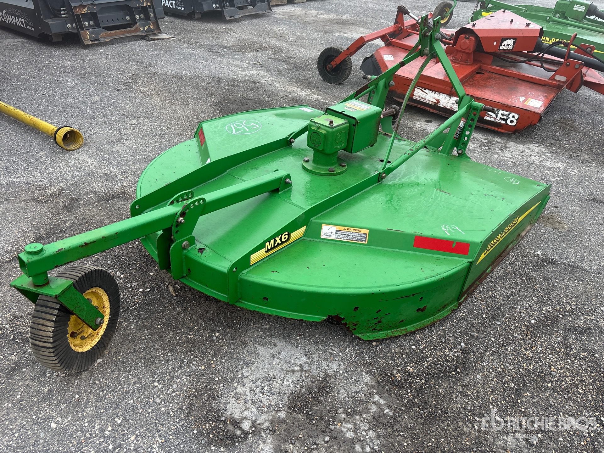 General Appearance with Foto, angolo anteriore sinistro