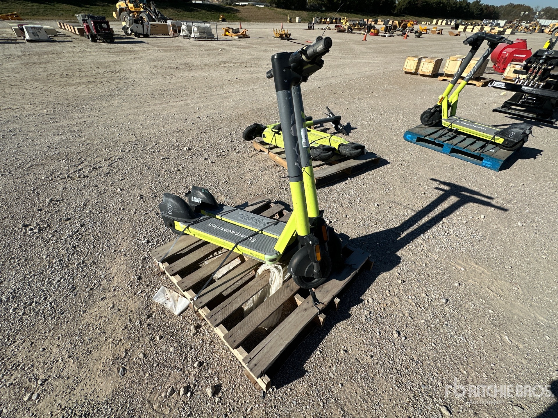 General Appearance with Bild, Ecke vorne rechts