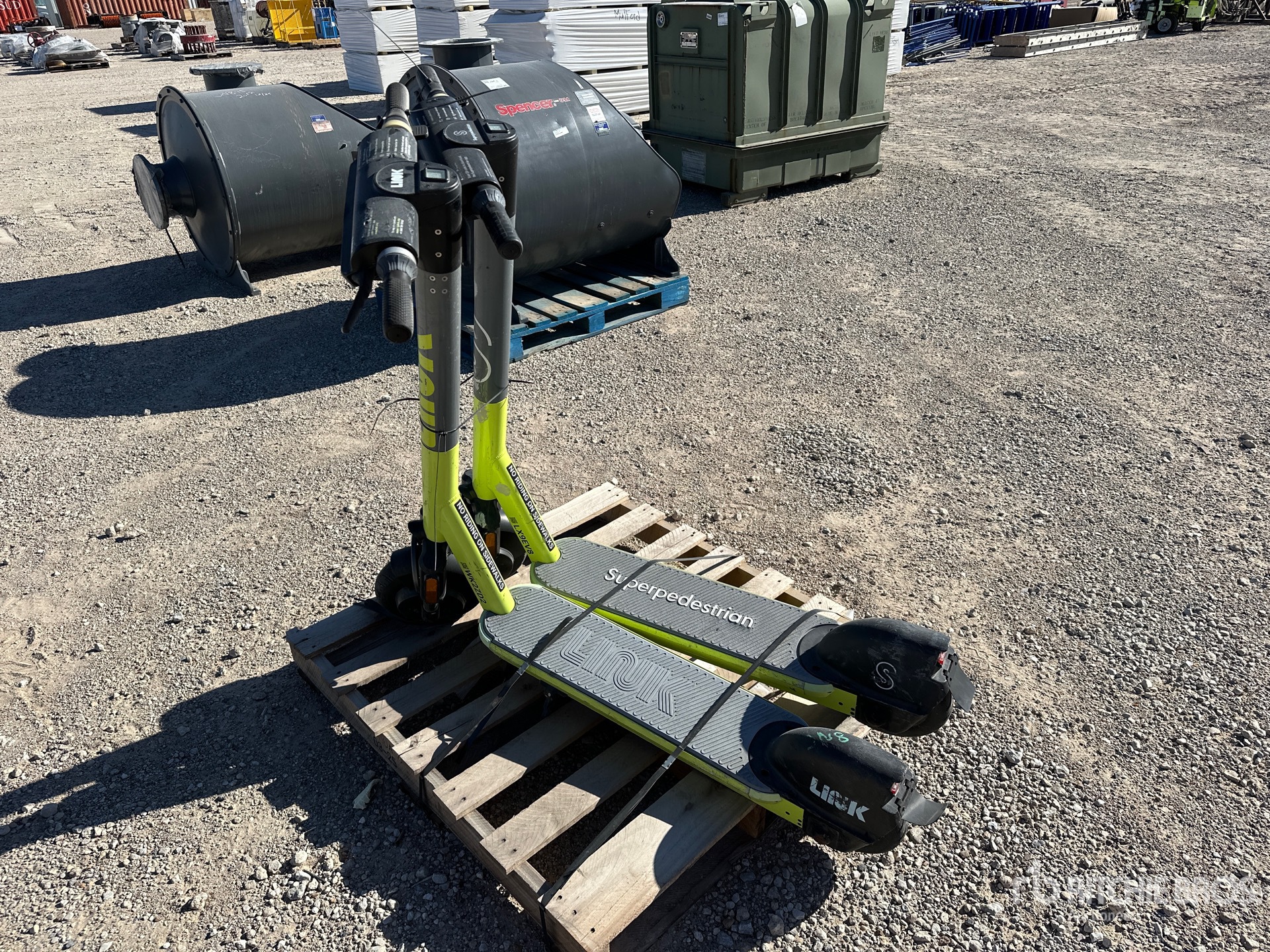 General Appearance with Bild, Ecke hinten links