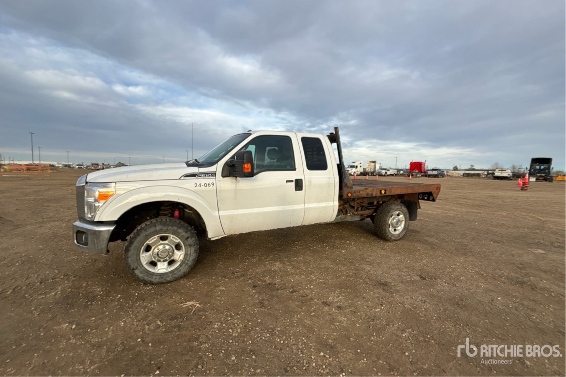 General Appearance with Bild, Ecke vorne links