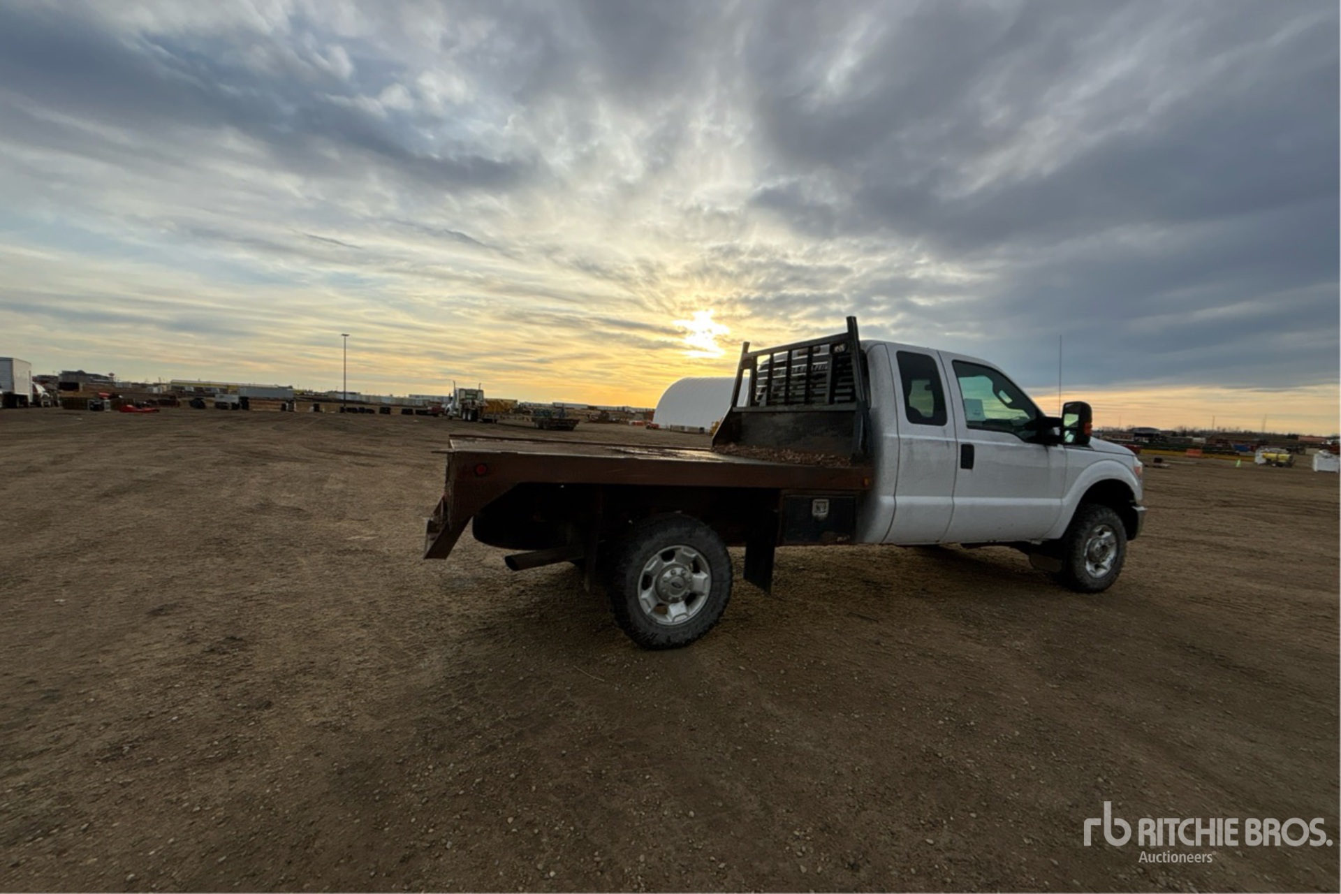 General Appearance with Bild, Ecke hinten rechts