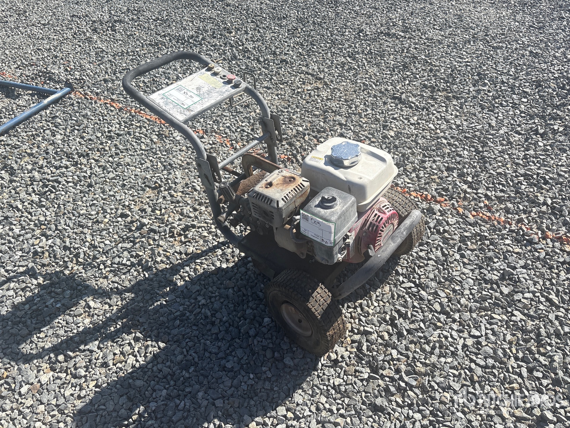 Aspect général with Image, coin avant droit