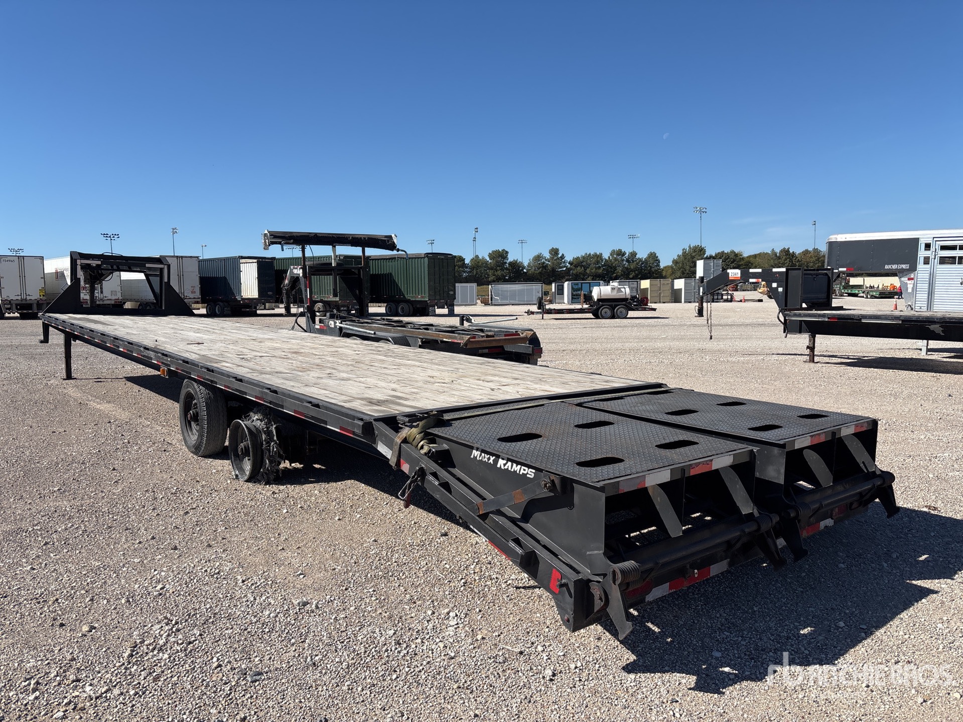 General Appearance with Bild, Ecke hinten links