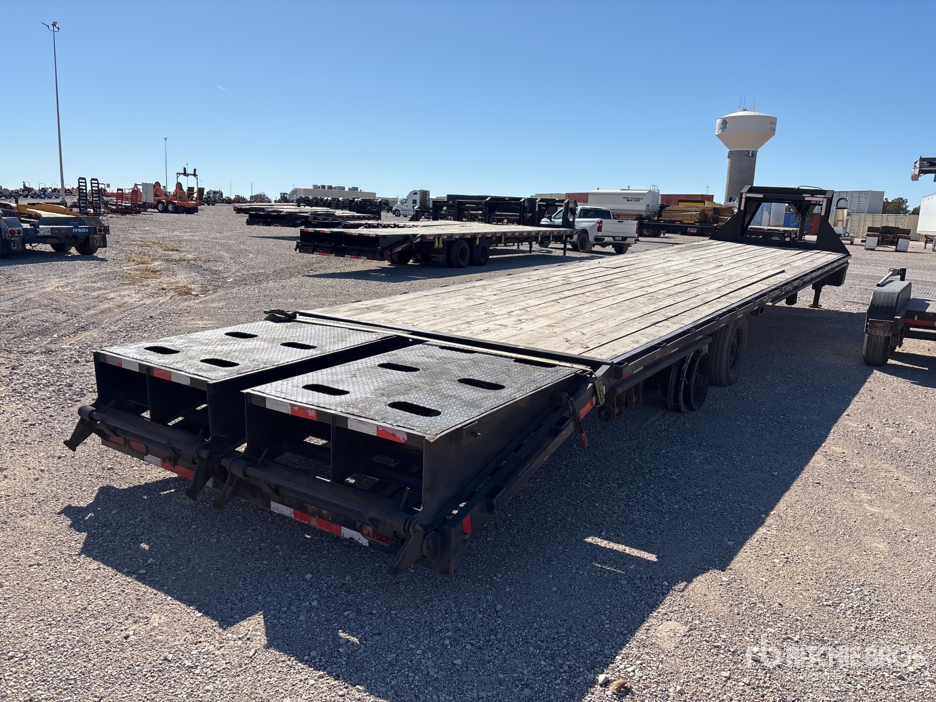 General Appearance with Bild, Ecke hinten rechts