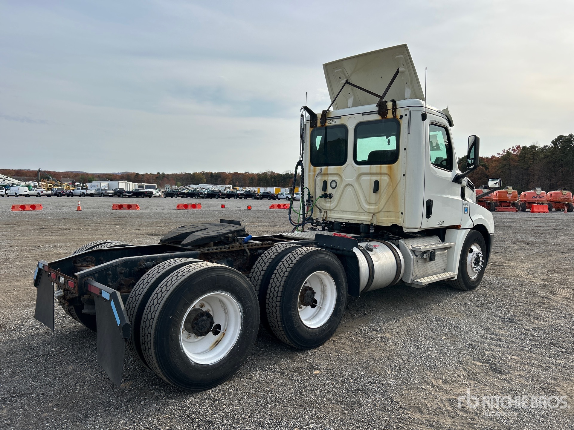 General Appearance with Foto, angolo anteriore sinistro