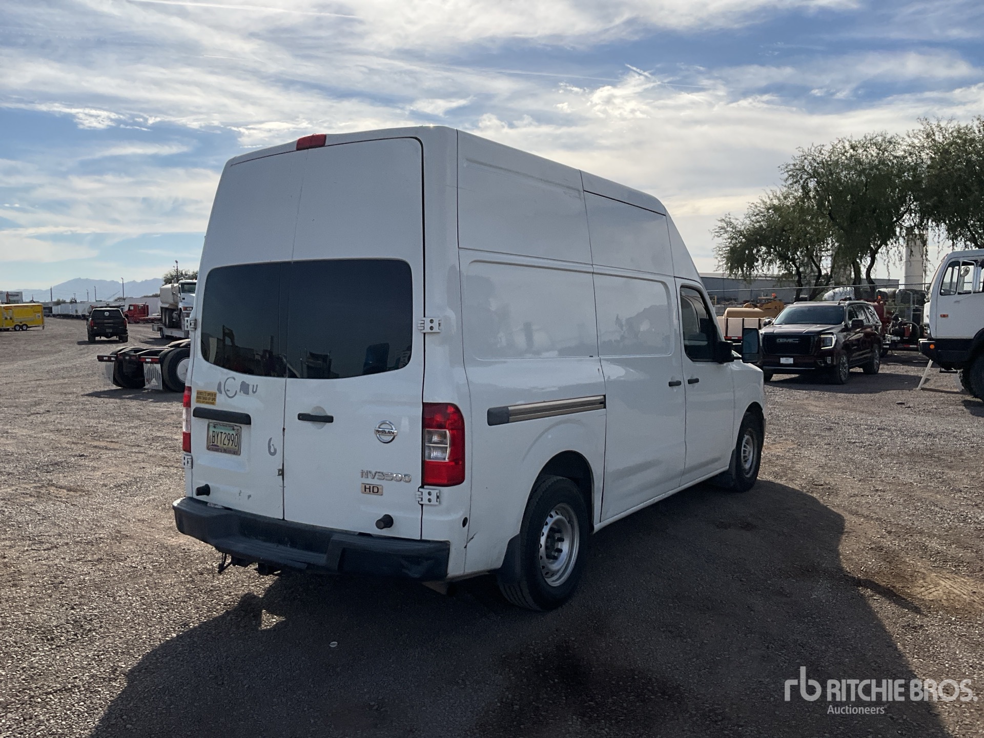 Aspect général with Image, coin arrière droit