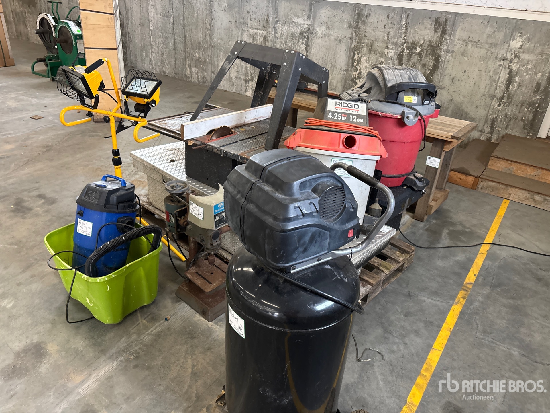 General Appearance with Featured Photo