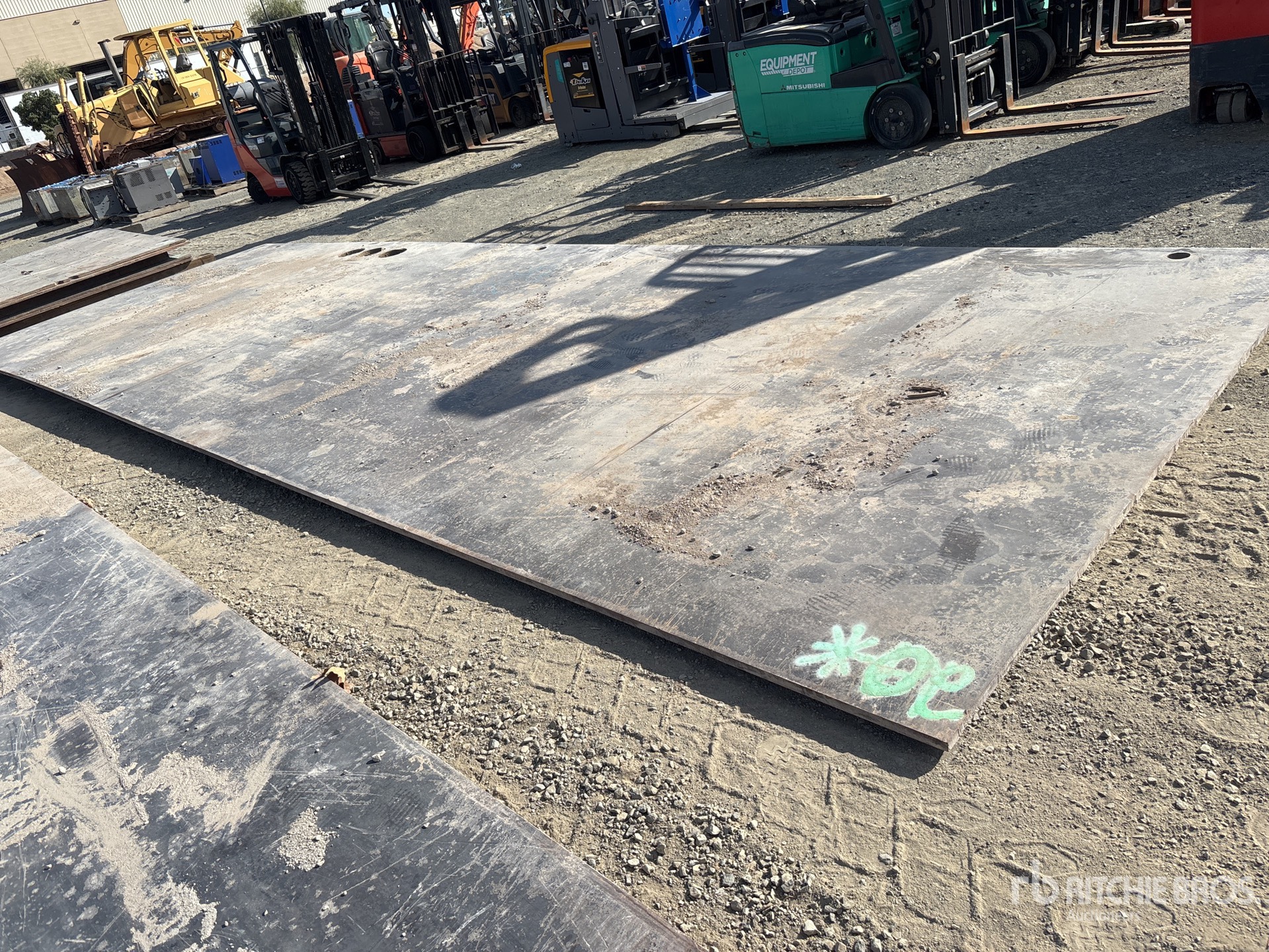 General Appearance with Bild, Ecke vorne links