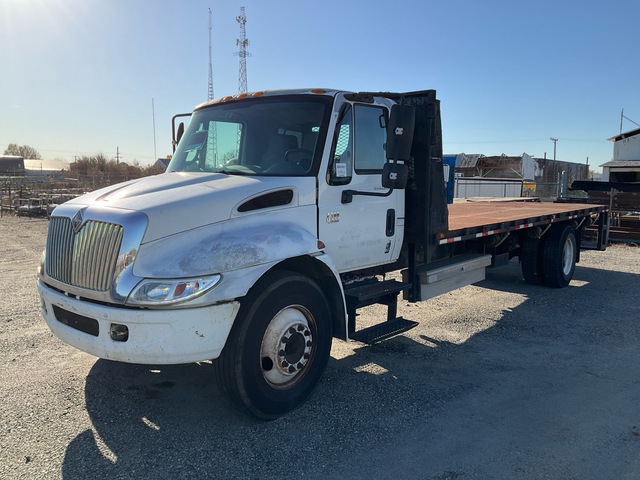 2002 International MA025 4x2 Flatbed Truck