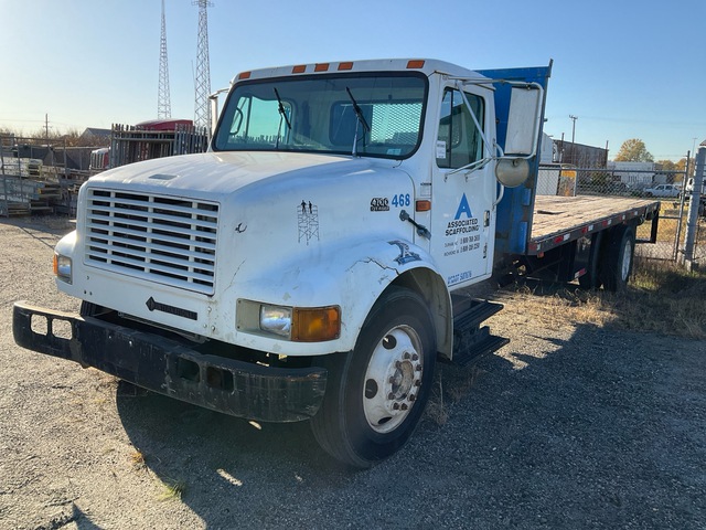 1999 International 4700 4x2 Flatbed Truck