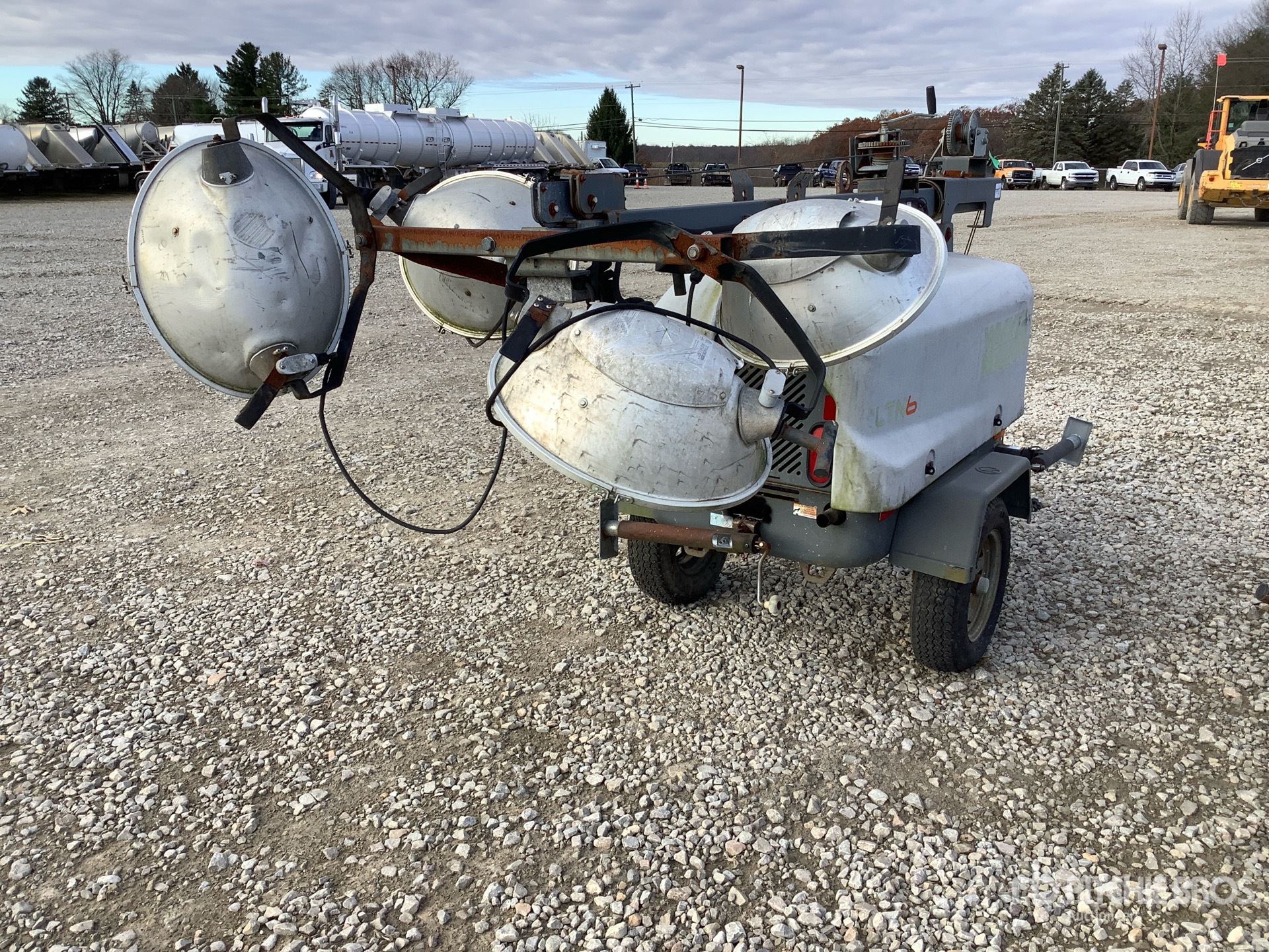 General Appearance with Picture, Right Rear Corner