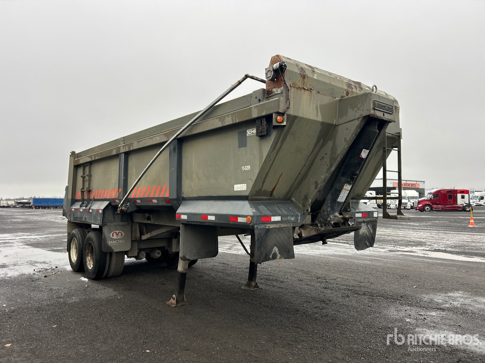 General Appearance with Bild, Ecke vorne rechts