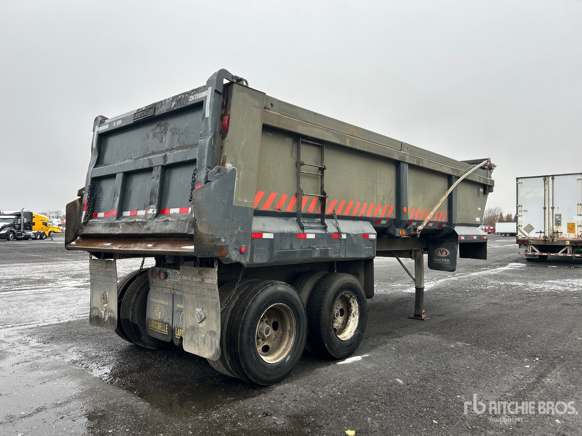 General Appearance with Bild, Ecke hinten rechts