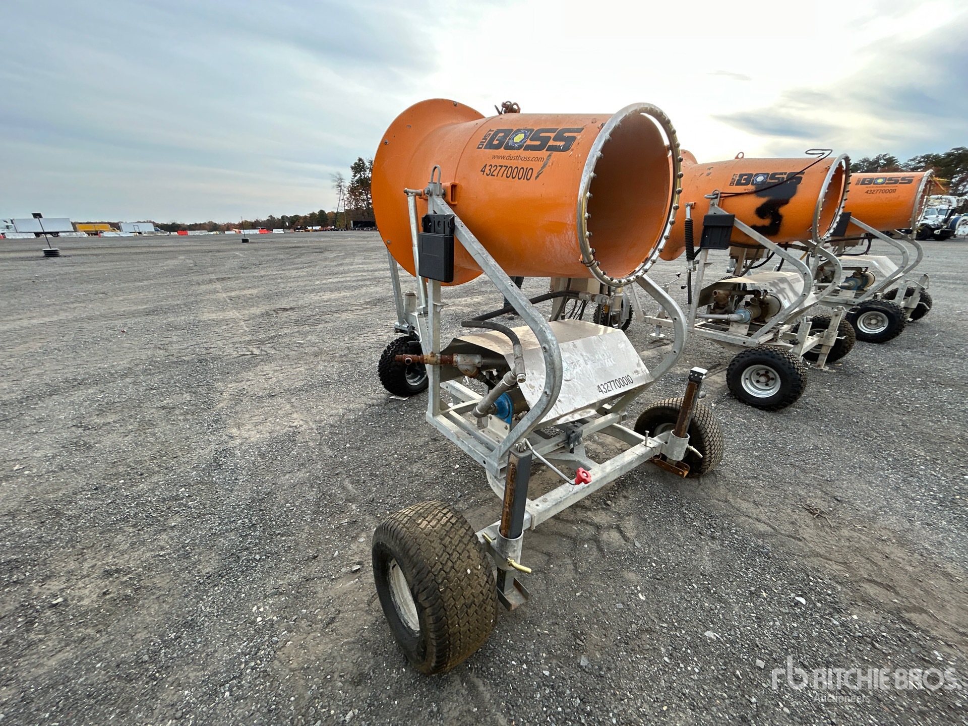 General Appearance with Foto, angolo posteriore sinistro