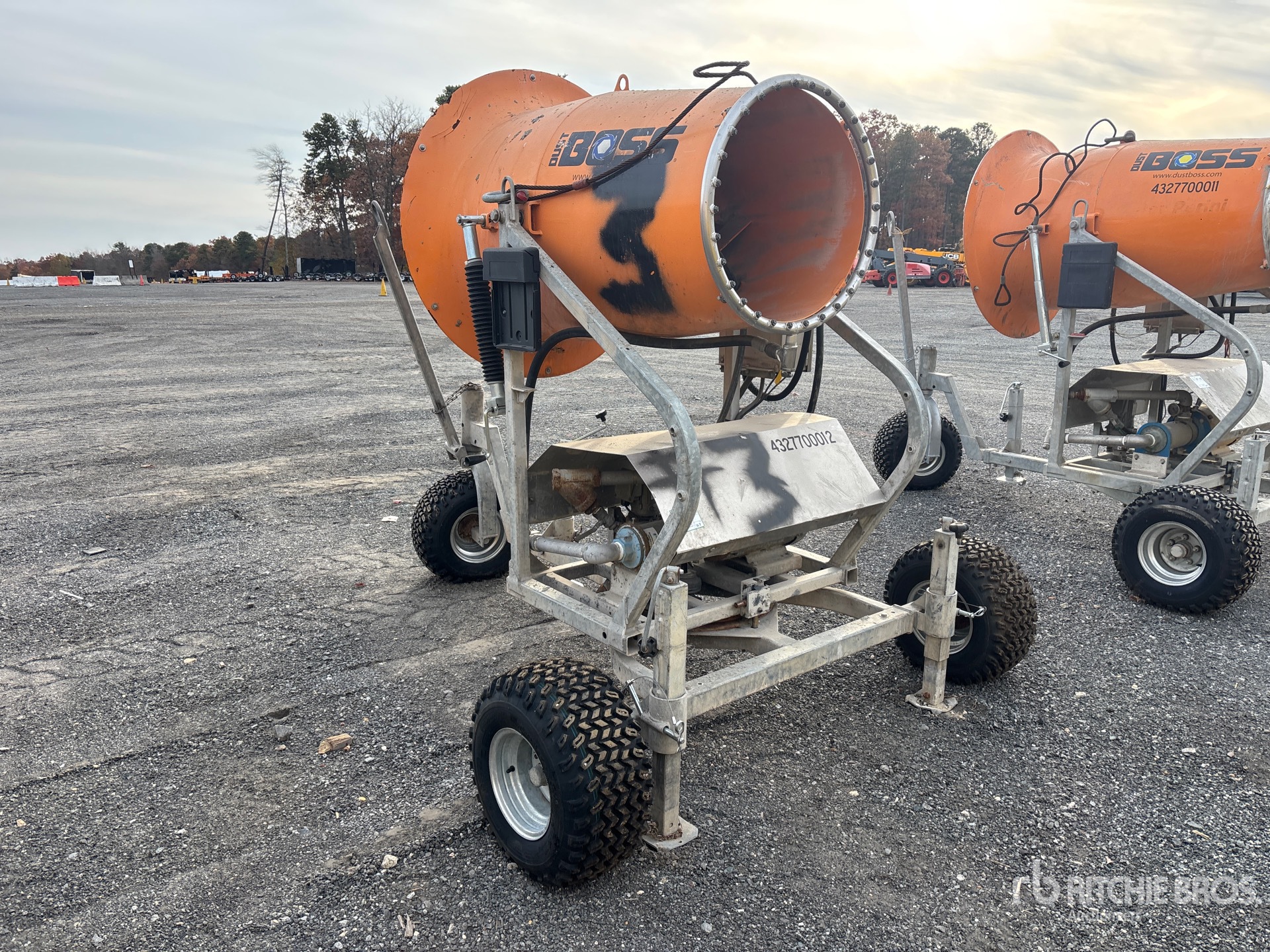 General Appearance with Foto, angolo posteriore sinistro