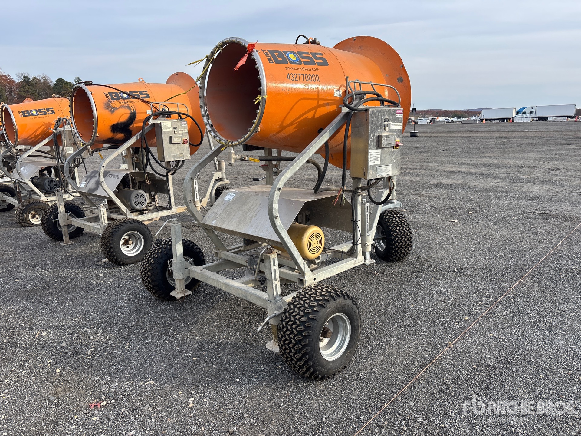 General Appearance with Foto, angolo anteriore sinistro